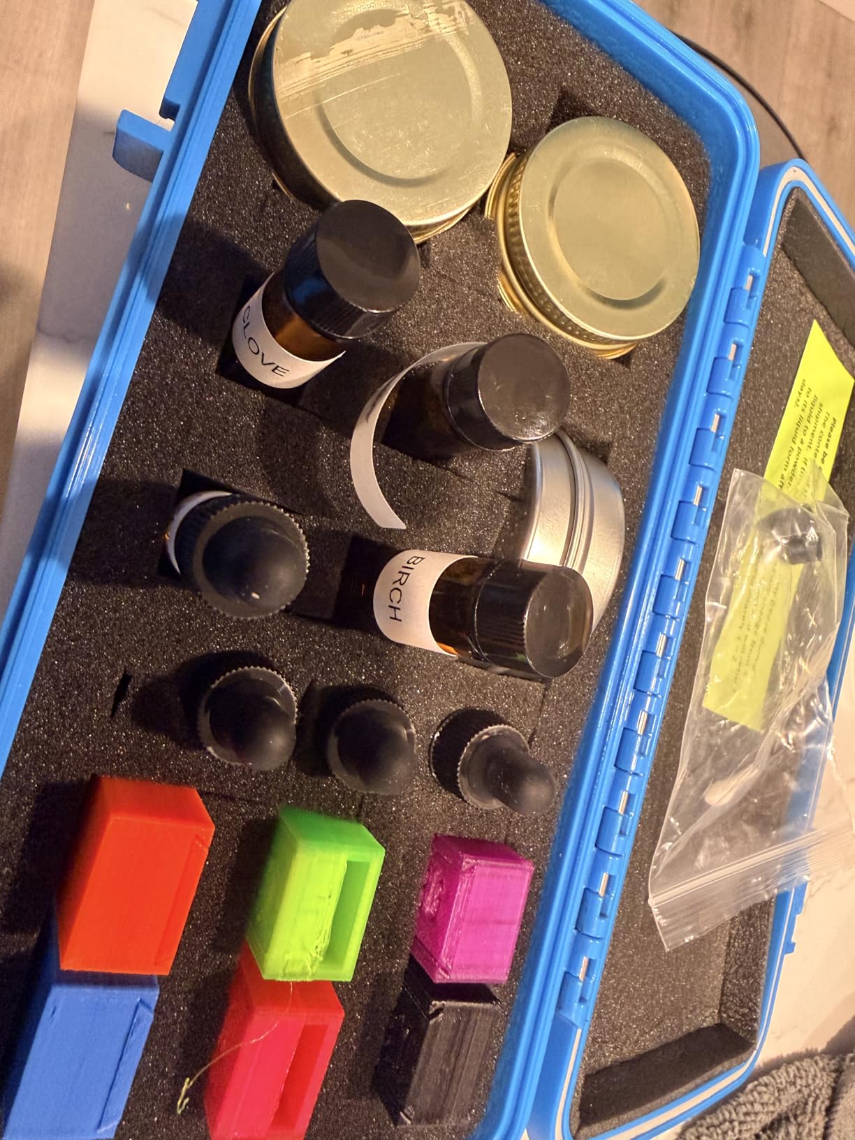 Leerburg AKC Scent Work Kit, AKC Scent Work Starter Kit - AKC Dog Training - Anise, Birch, Clove, Cypress drams Included, 6 Earth Magnet Odor Boxes, One Tin and 2 Jars with Cotten Swabs customer photo 1
