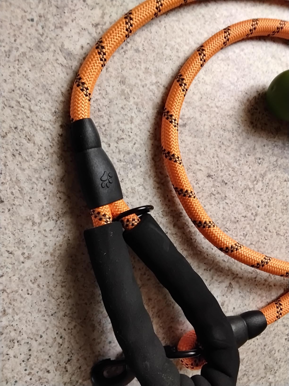 Taglory Rope Dog Leash 6 FT with Comfortable Padded Handle, Highly Reflective Threads Leash and Anti-Tangle Clip for Walking Medium Large Dogs, 1/2 inch, Black customer photo 1