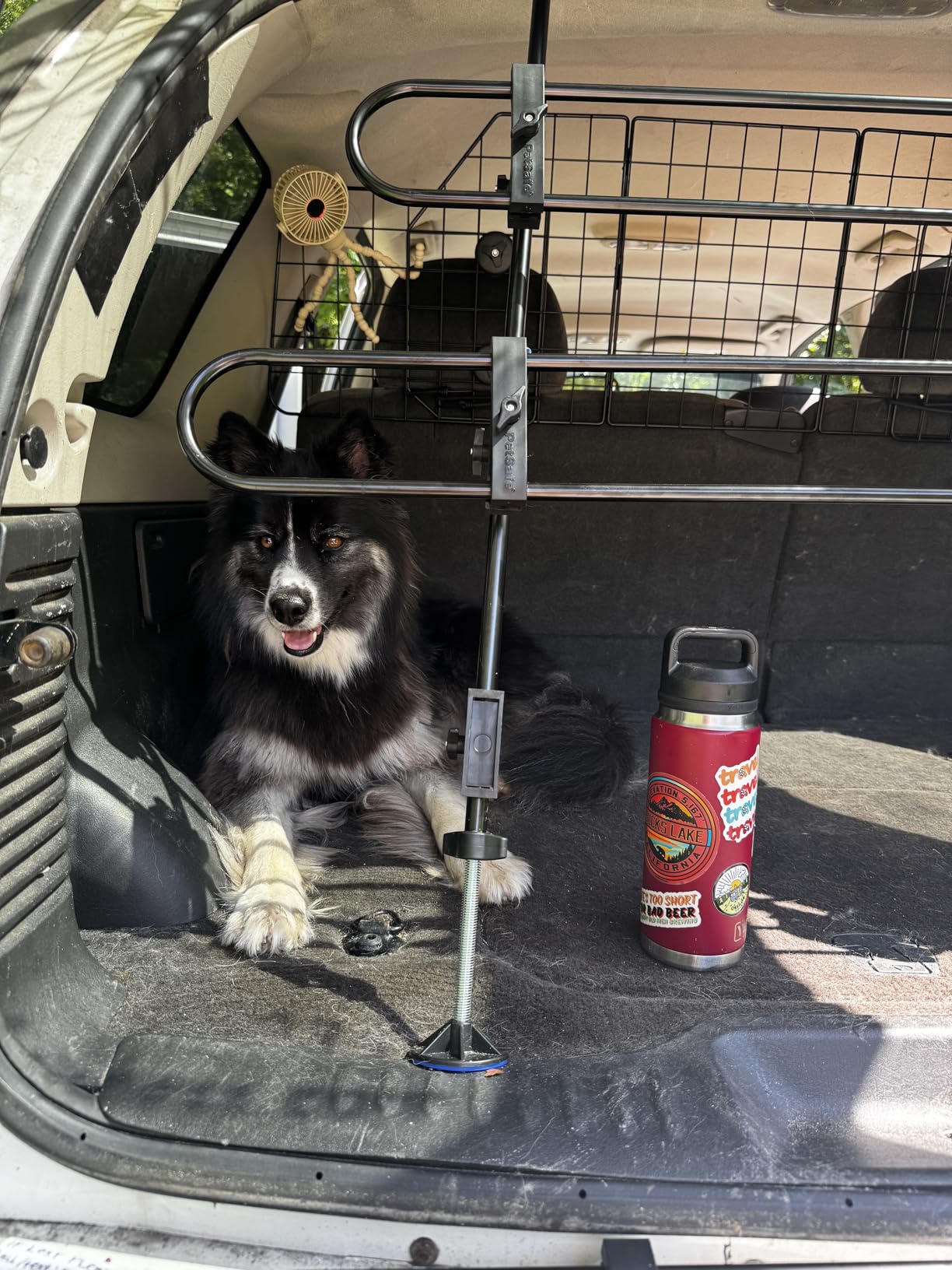 FEED GARDEN Dog Car Barrier for SUVs, Adjustable Universal-Fit Heavy-Duty Wire Mesh Pet Divider for Vehicles, Trucks, Vans, Car Accessories Safety Travel, Triple Folding (36.6