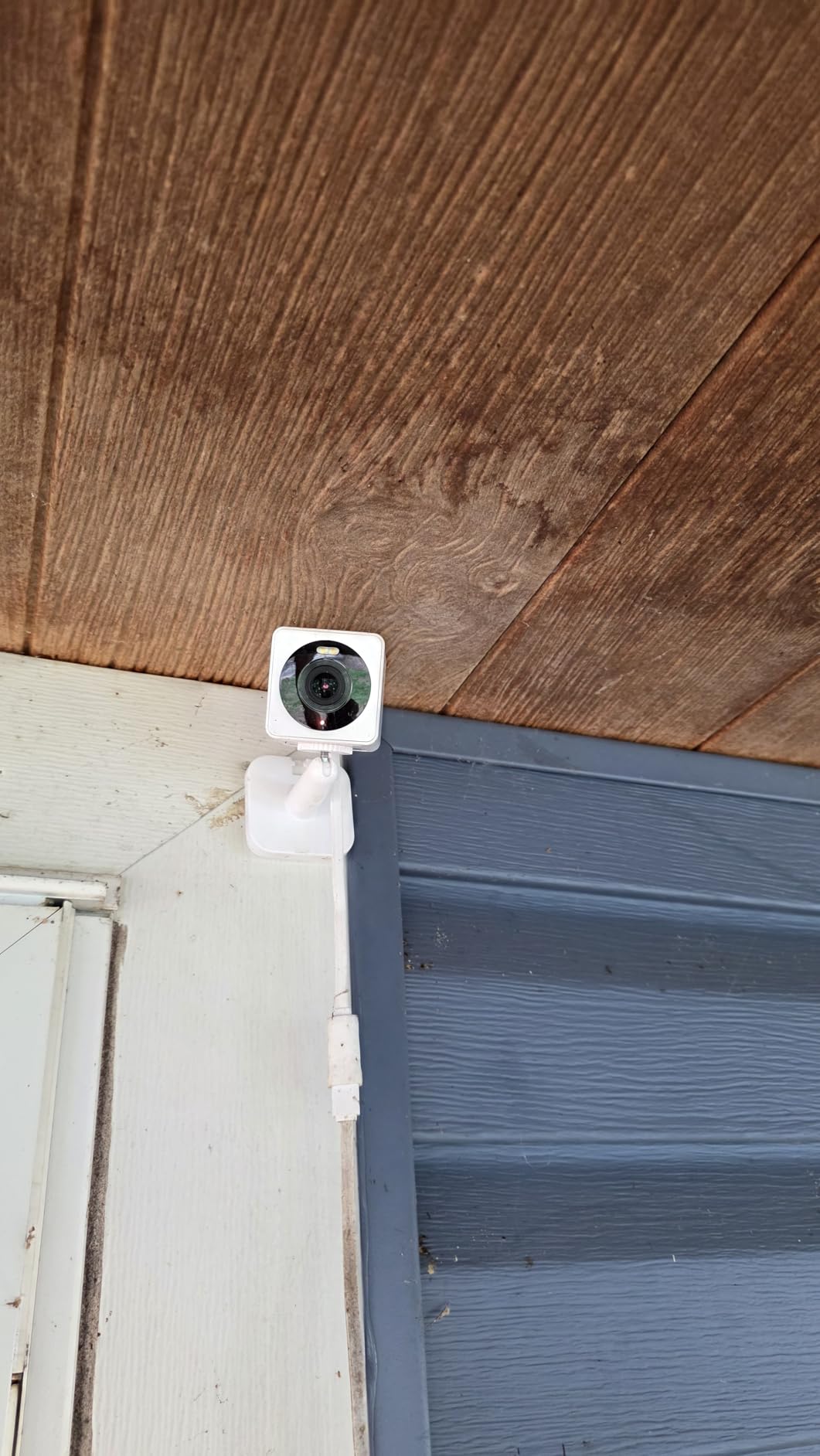 Wyze Cam OG Indoor/Outdoor 1080p Wi-Fi Smart Home Security Camera with Color Night Vision, Built-in Spotlight, Motion Detection, 2-Way Audio, Compatible with Alexa & Google customer photo 2