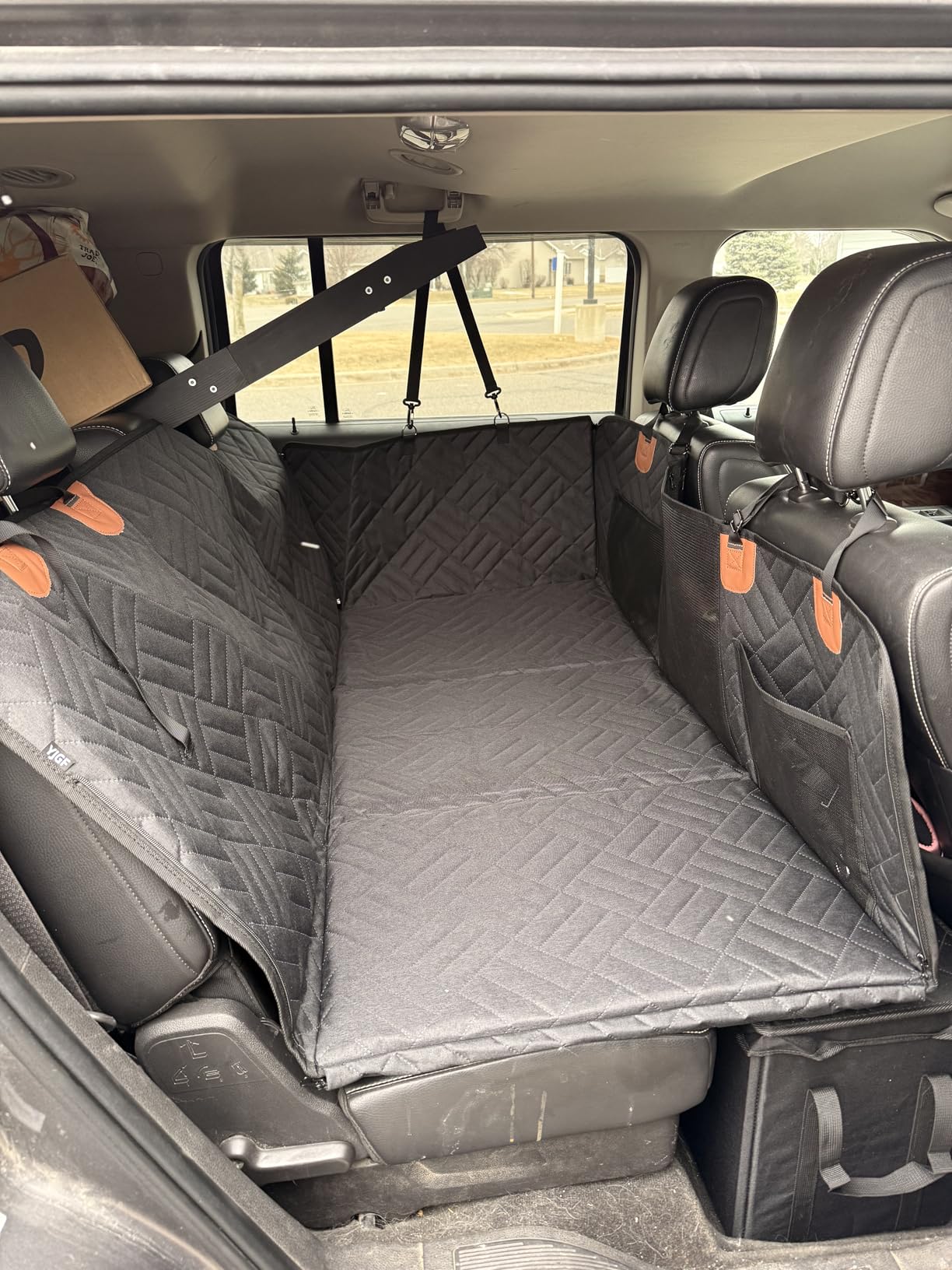 YJGF Back Seat Extender,Dog Seat Cover for Back Seat,Hard Bottom Car Seat Cover for Dogs,Dog Hammock for Car,Back Seat Pet Cover for Dogs(Black,for Car/SUV/Small Truck) customer photo 1