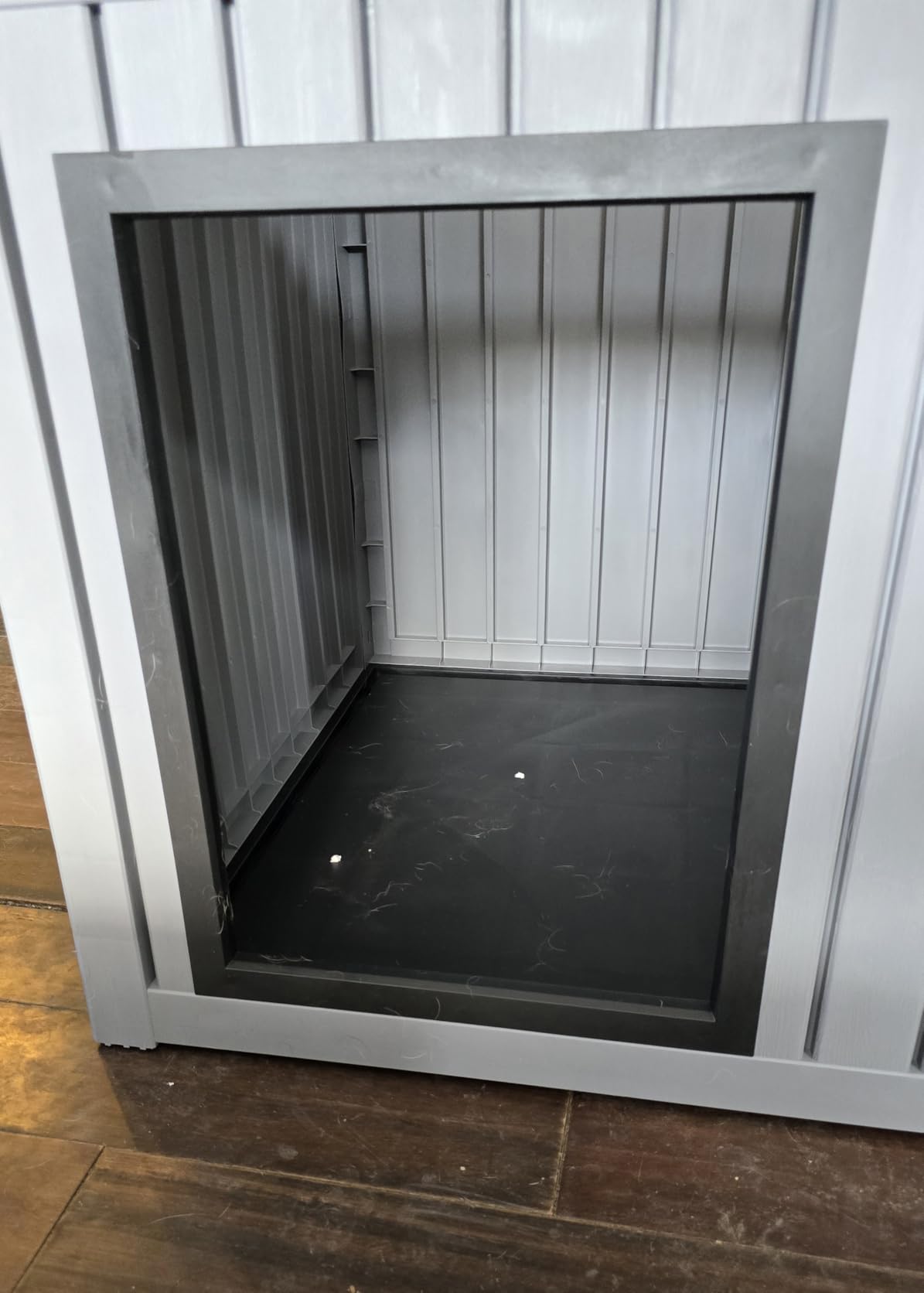 Fancyango Large Dog House for Indoor & Outdoor - Weatherproof & Removable Roof, Fits Small to Large Dogs (42.8