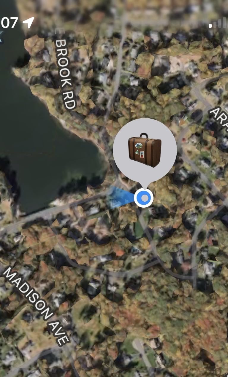 Apple AirTag (2nd Generation): Tracker for Keychain, Wallet, and More; Locator with Sound; Simple One-Tap Setup with iPhone or iPad; Key Finder with up to 1.5X Precision Finding Range customer photo 1