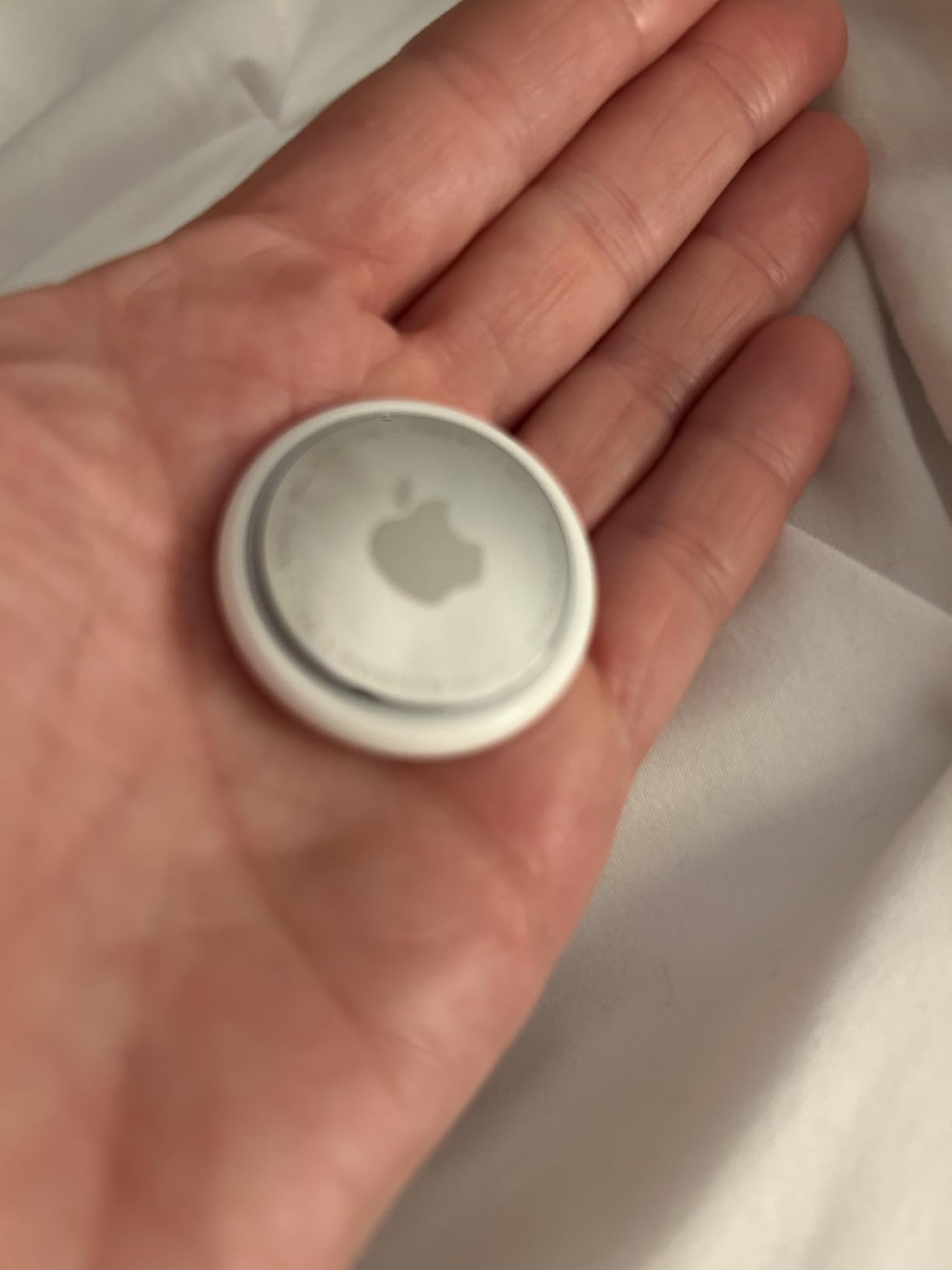 Apple AirTag (2nd Generation): Tracker for Keychain, Wallet, and More; Locator with Sound; Simple One-Tap Setup with iPhone or iPad; Key Finder with up to 1.5X Precision Finding Range customer photo 2