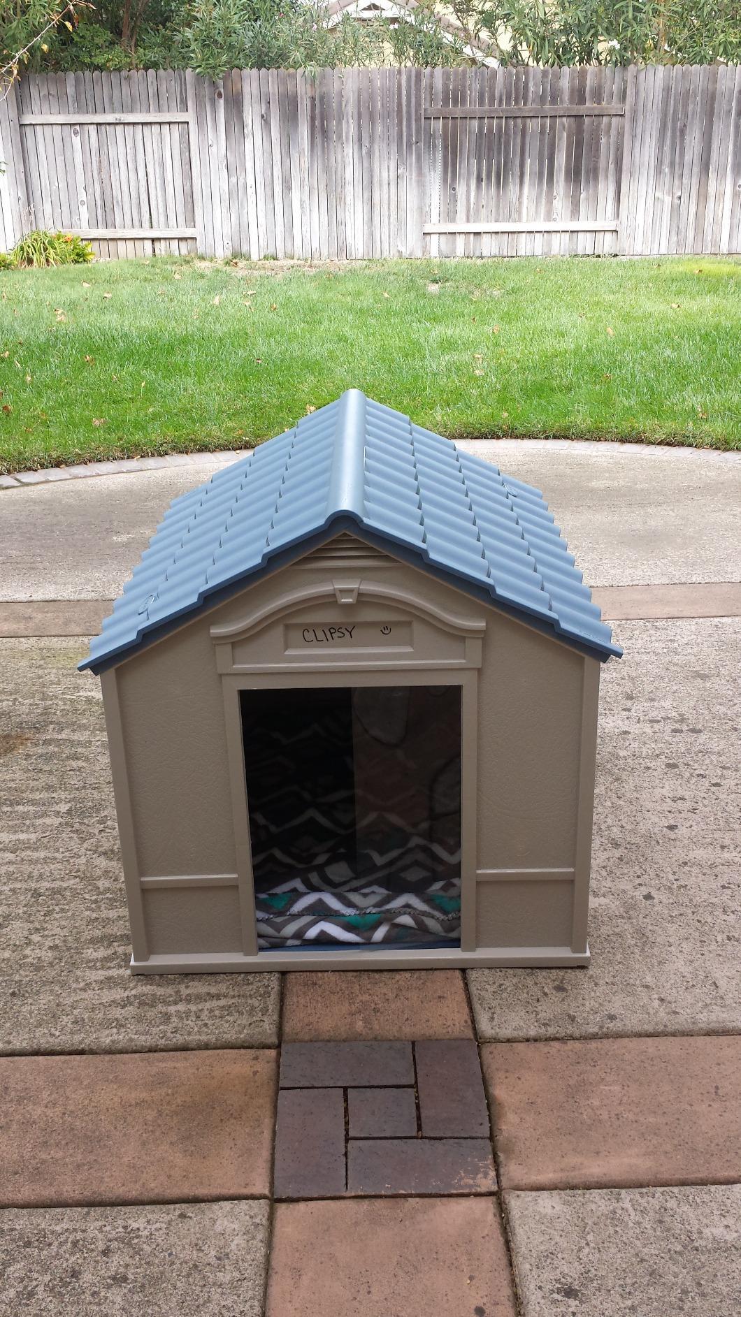 Suncast Outdoor Dog House with Door - Water Resistant and Attractive for Small to Large Sized Dogs - Easy to Assemble - Perfect for Backyards customer photo 1