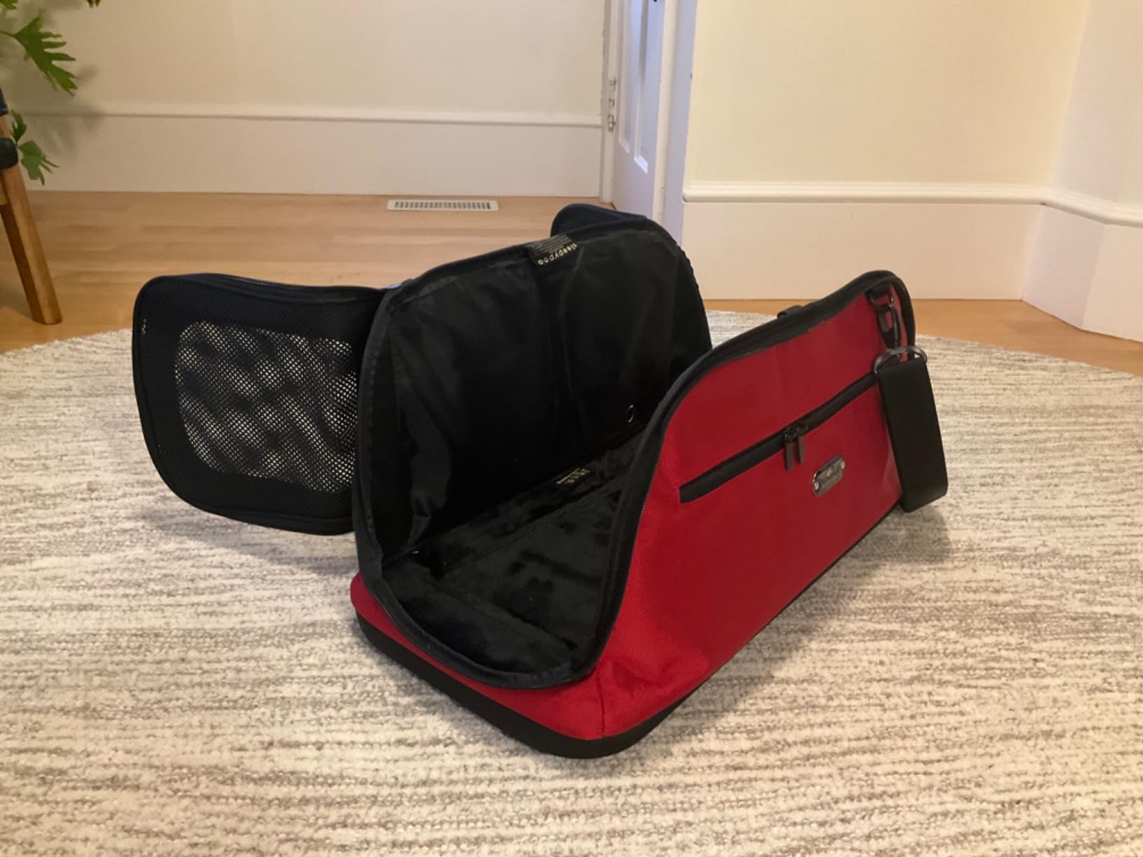 Sleepypod Air in-Cabin Pet Carrier, Glacier Silver customer photo 2