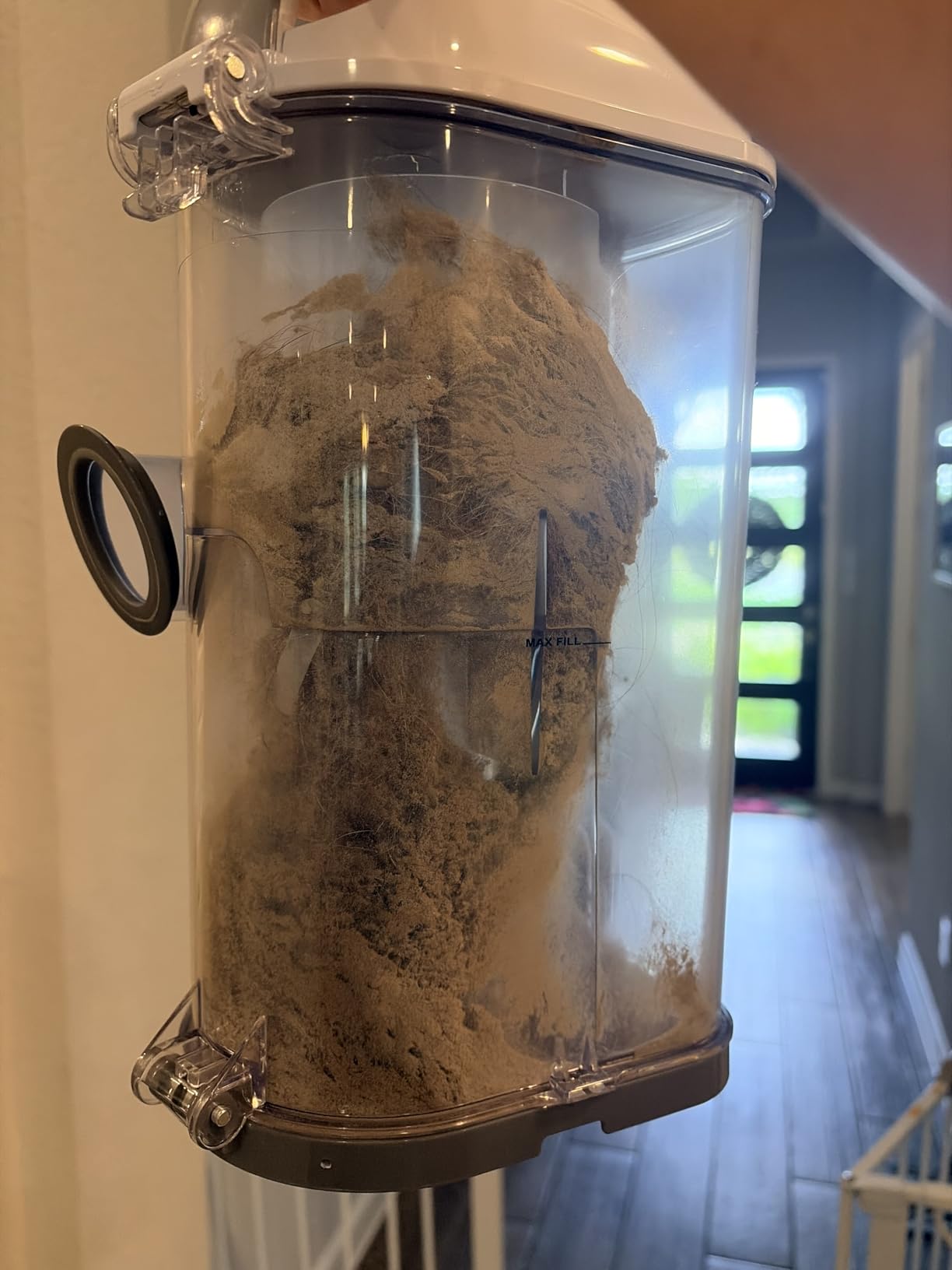 Shark Upright Vacuum Cleaner | Navigator Lift-Away | Pet Hair, Carpet & Hard Floor Cleaning | Pet Power Brush, Dusting Brush & Crevice Tool | HEPA Filter | Swivel Steering | NV356E customer photo 2
