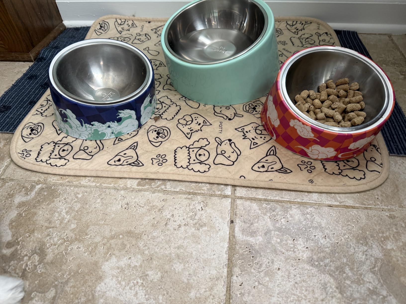 SuperDesign Mess Free 15 Degree Slanted Bowl for Dogs and Cats, Tilted Angle Bulldog Bowl Dog Feeder, Non-Skid & Non-Spill, Easier to Reach Food S/0.5 Cup White customer photo 1