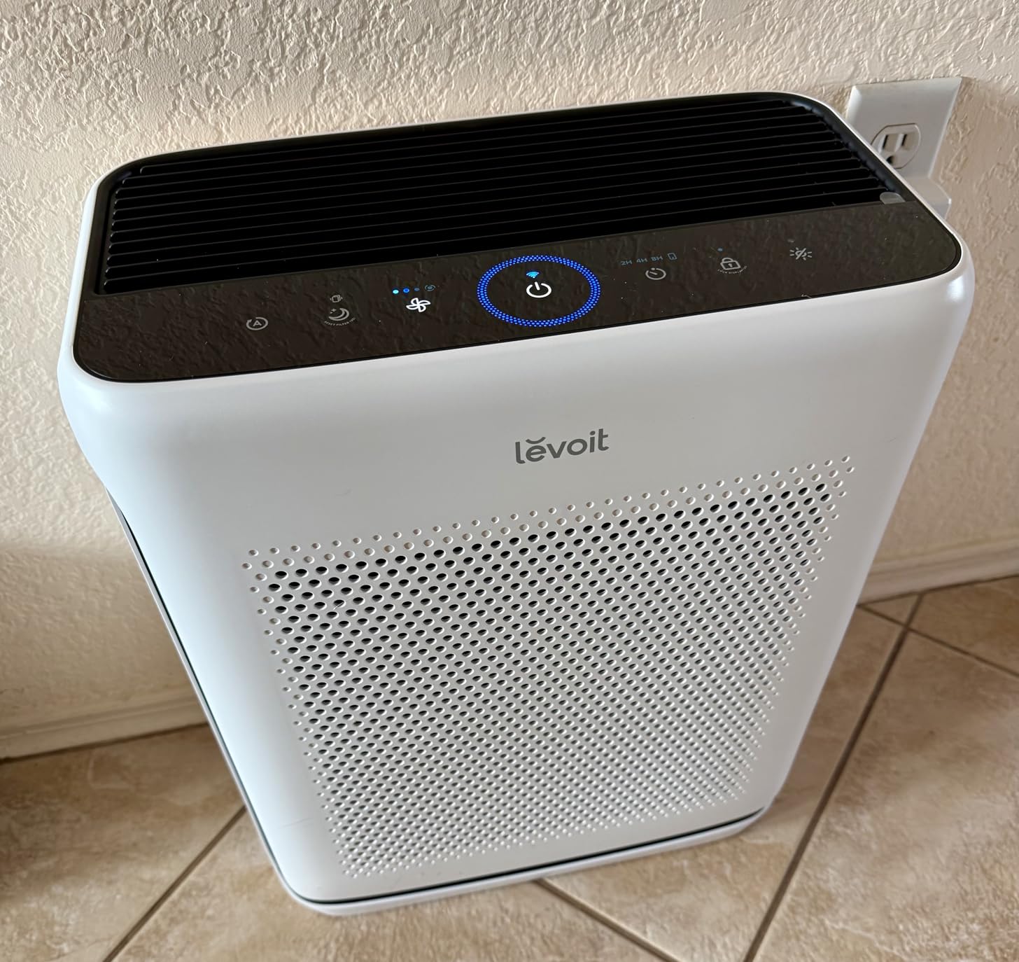 LEVOIT Air Purifiers for Home Large Room Up to 1875 Ft² with Washable Pre-Filter, AHAM VERIFIDE, Air Quality Monitor, HEPA Sleep Mode for Allergies, Pet Hair in Bedroom, Vital 200S-P, White customer photo 1