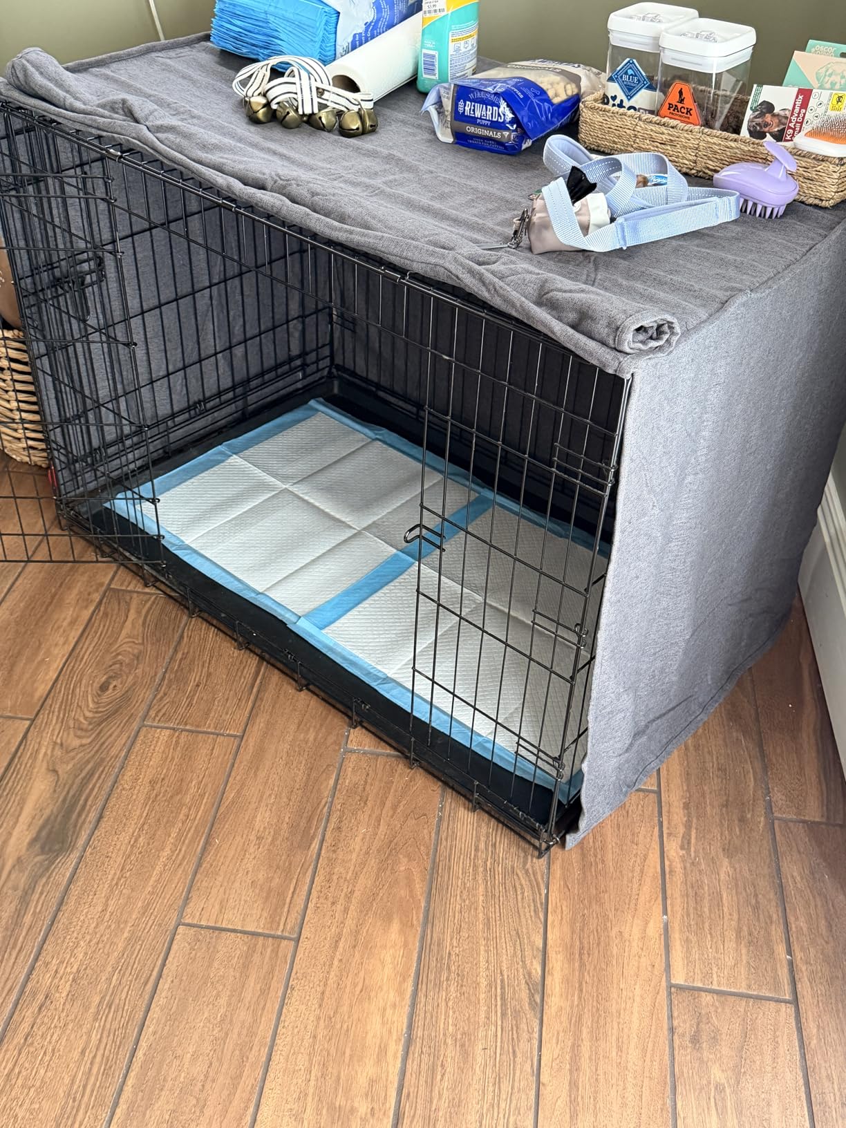 Friends Forever Metal Dog Crate Cover 48 inch w/Light Blocking Protective Curtain, Dog Cage Cover w/Roller Shades, Machine Washable, Trucker Black customer photo 2