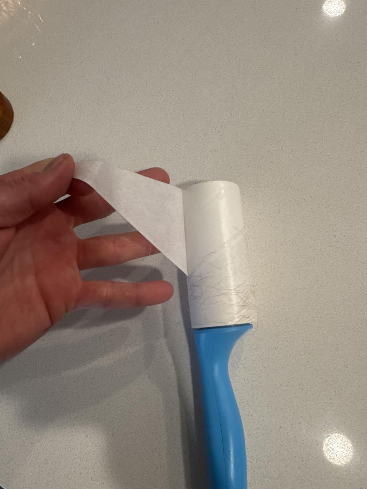 Swihauk 600 Sheets Extra Sticky Lint Rollers for Pet Hair, Easy Spiral Tear Lint Roller for Clothes with Ergonomic Handle, Multipurpose Lint Remover for Furniture, Carpet, Car Seat customer photo 2