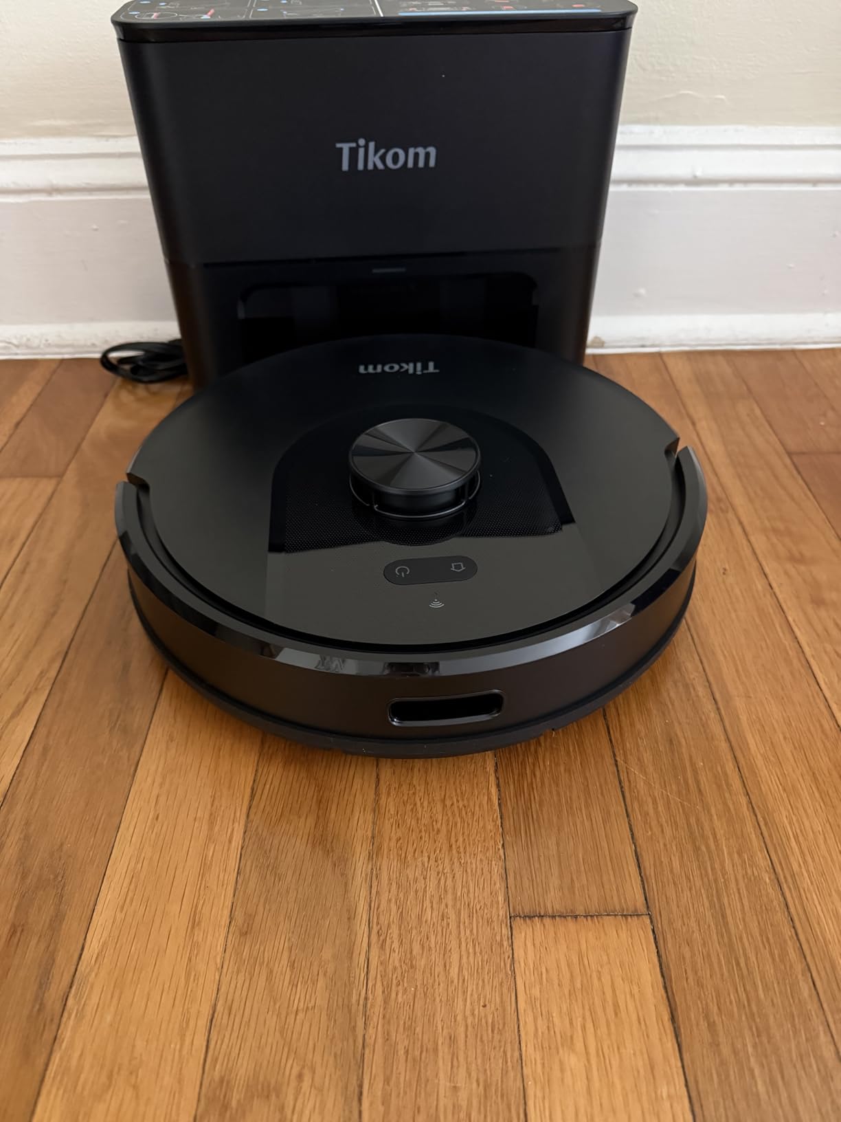 Tikom Robot Vacuum and Mop, Robotic Vacuum Cleaner with Self-Emptying Base | 6000Pa, 90 Days Capacity, LiDAR Navigation, Home Mapping, Ideal for Pet Hair, Hard Floors, Carpet (L8000 Plus) customer photo 1