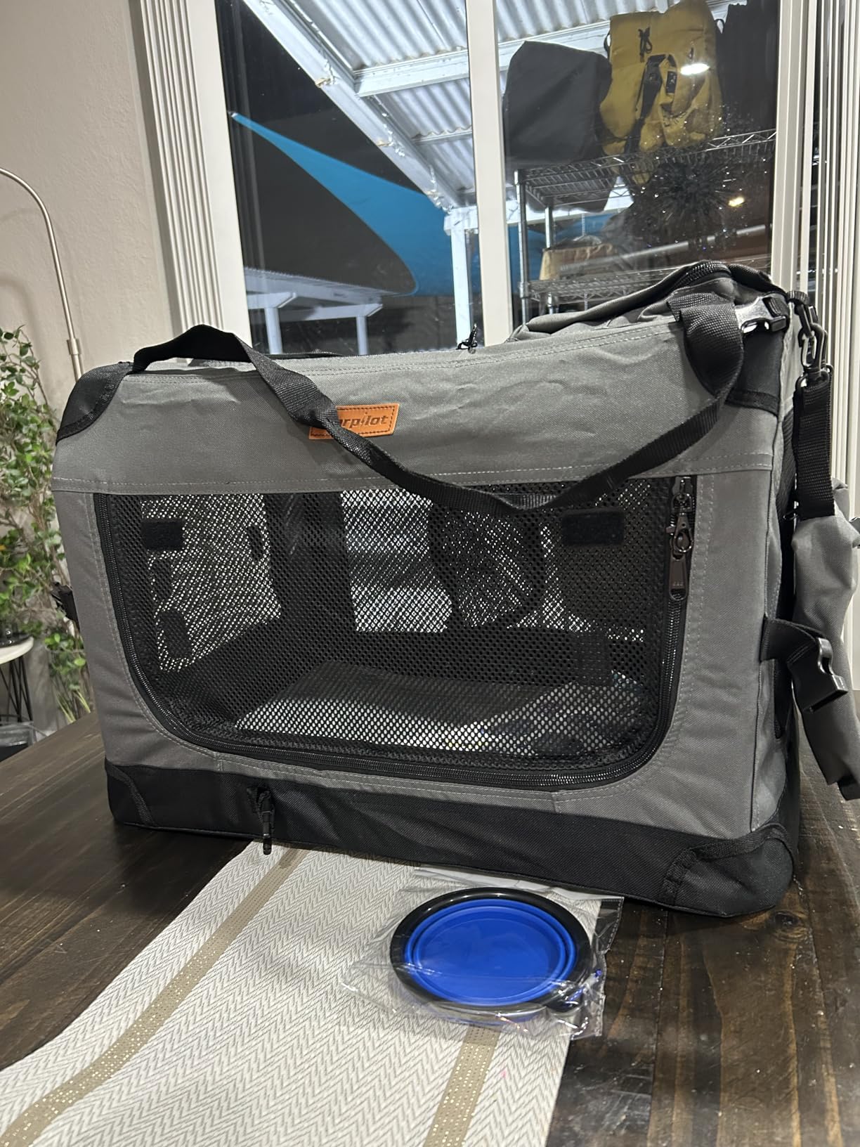 Morpilot 24-inch Portable Collapsible Dog Crate: Travel Dog Crate Soft-Sided for Small Dogs up to 27lbs, with Foldable Bowl, Shoulder Strap & Storage Pockets, Grey customer photo 1