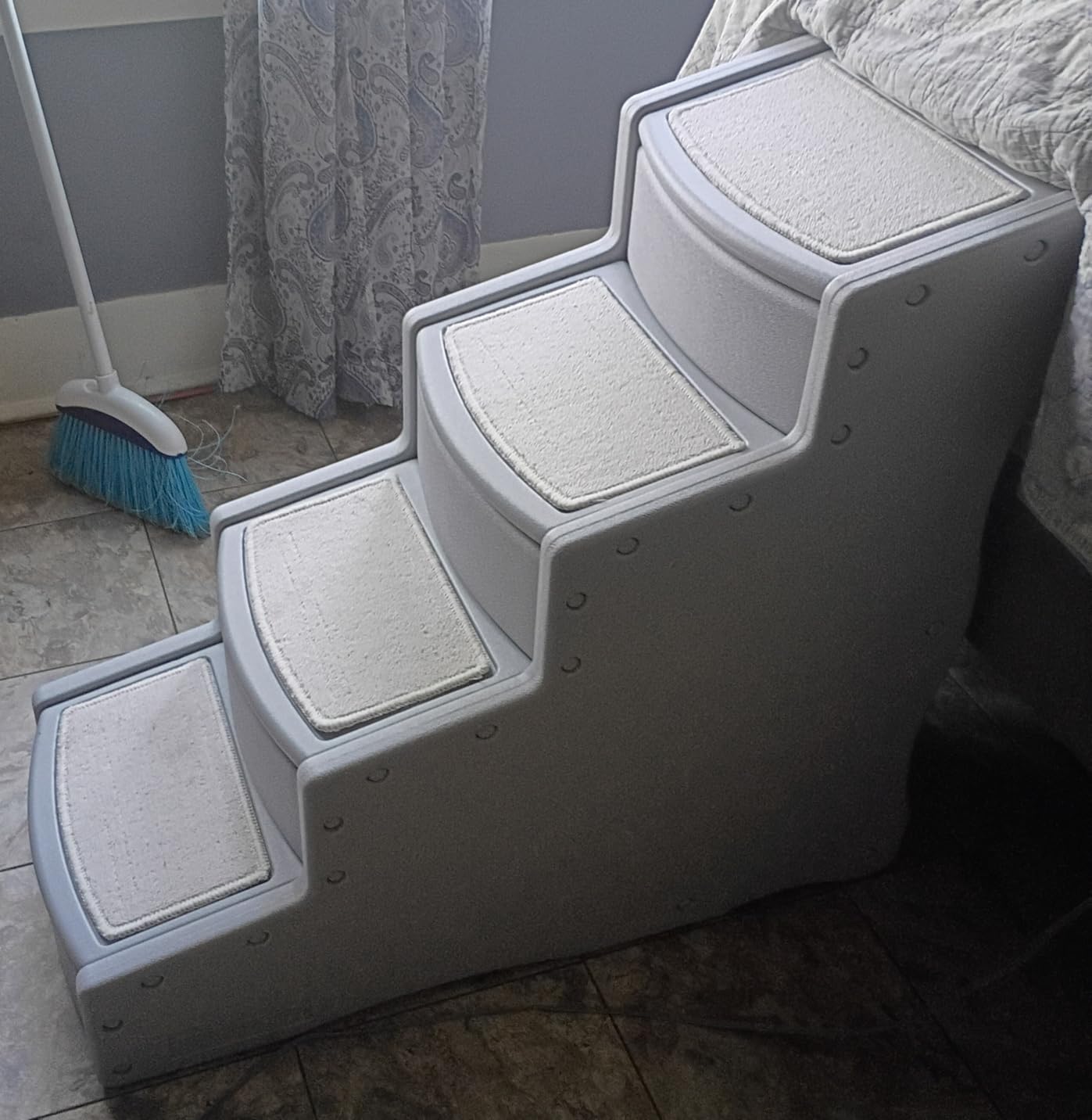 Pet Gear Easy Step IV Pet Stairs, 4 Step for Cats/Dogs, Removable Washable Carpet Treads, for Pets Up to 150lbs, No Tools Required, Coffee Bean customer photo 1