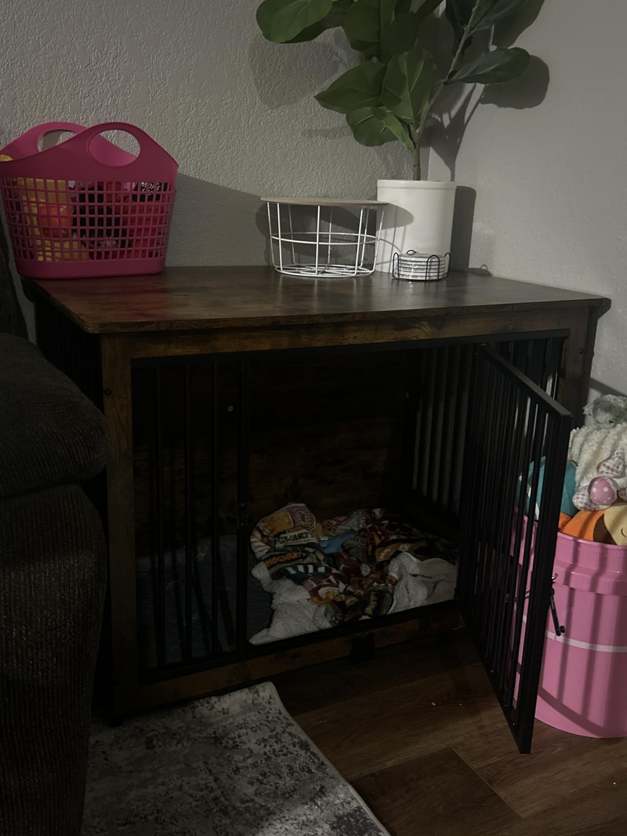 Feandrea Wooden Dog Crate Furniture, 48 Inches Heavy-Duty Kennel for Dogs up to 110 lb, with Double Doors and Enclosed Wood Base, Modern Pet Cage End Table Indoor customer photo 1
