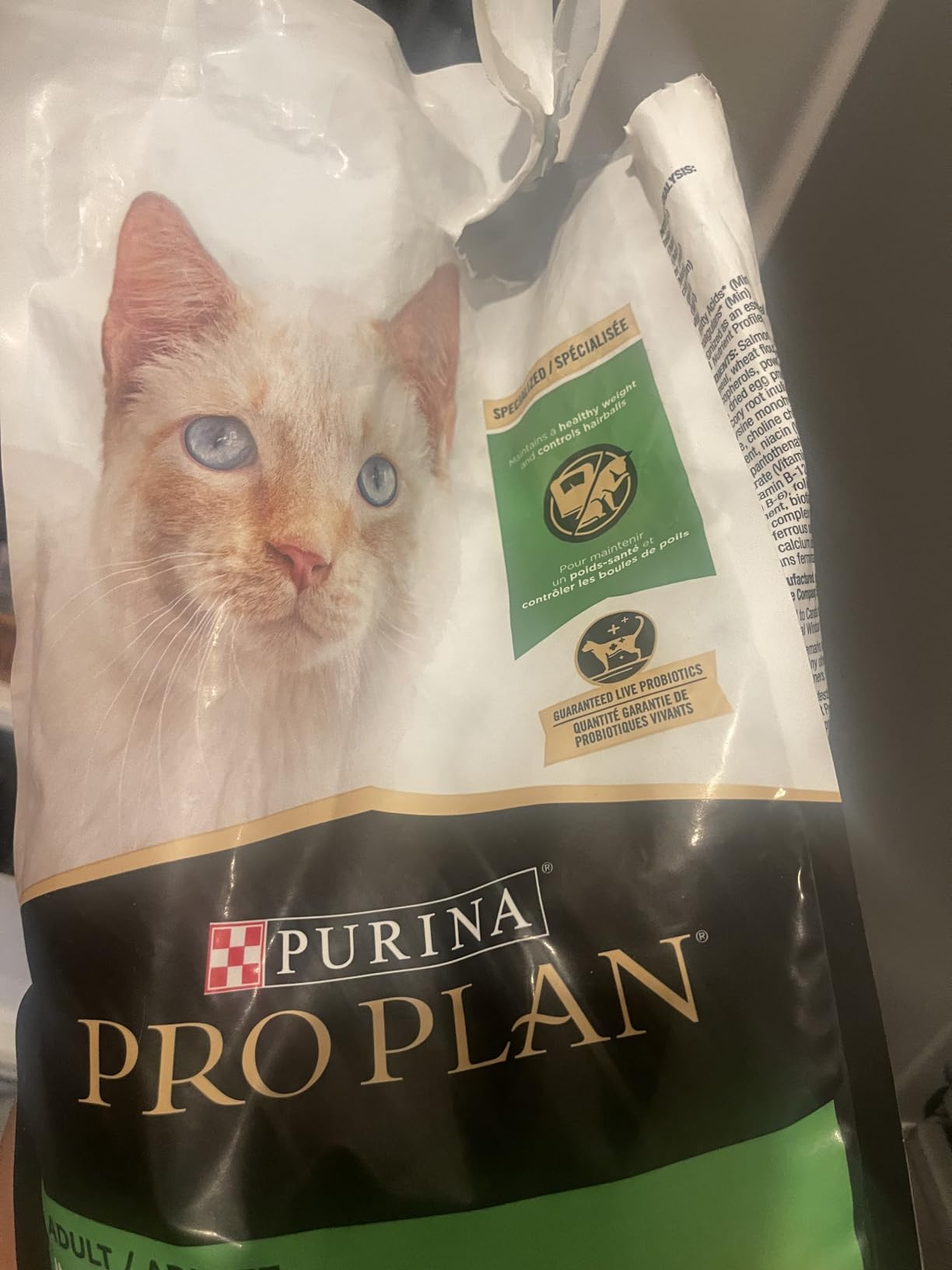 Purina Pro Plan Hairball Management, Indoor Cat Food, Salmon and Rice Formula - 7 lb. Bag customer photo 1