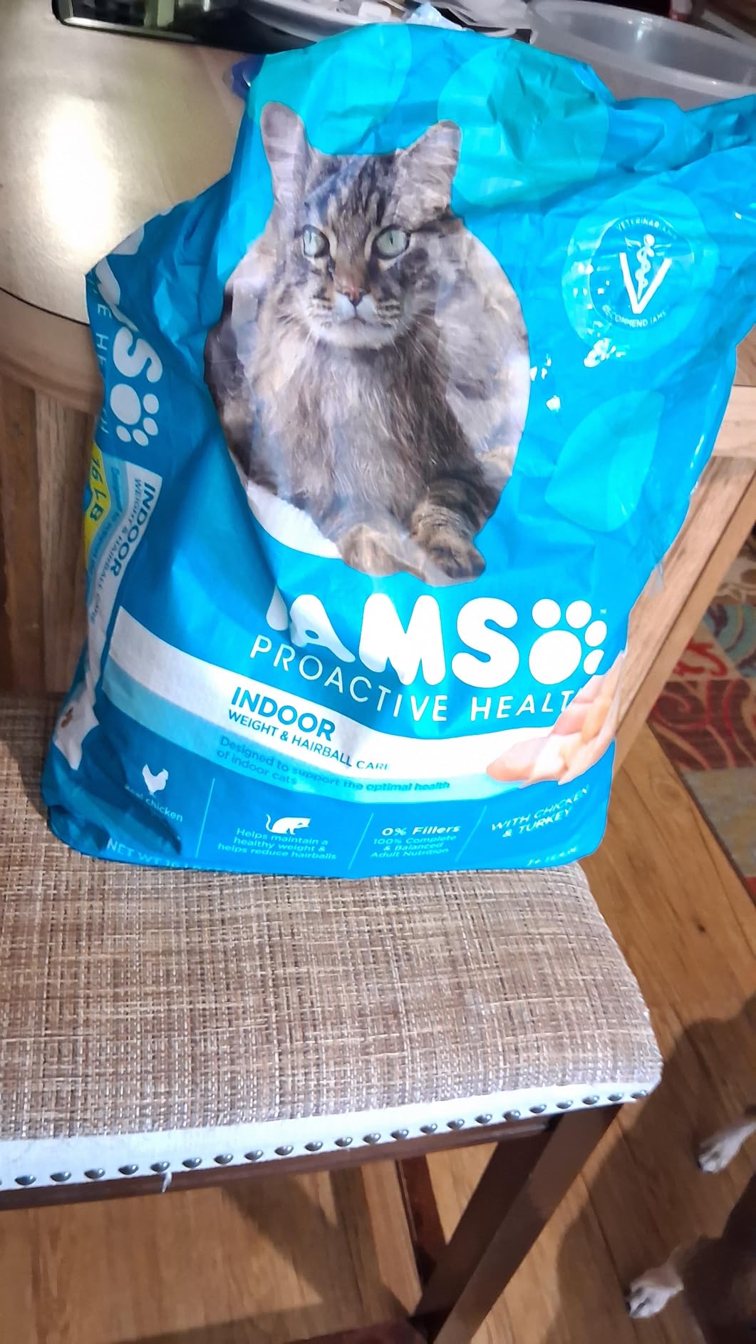 IAMS Proactive Health Dry Cat Food, Indoor Weight and Hairball Care Cat Food Dry Recipe, with Real Chicken in Every Bite, 7 lb. Bag customer photo 1