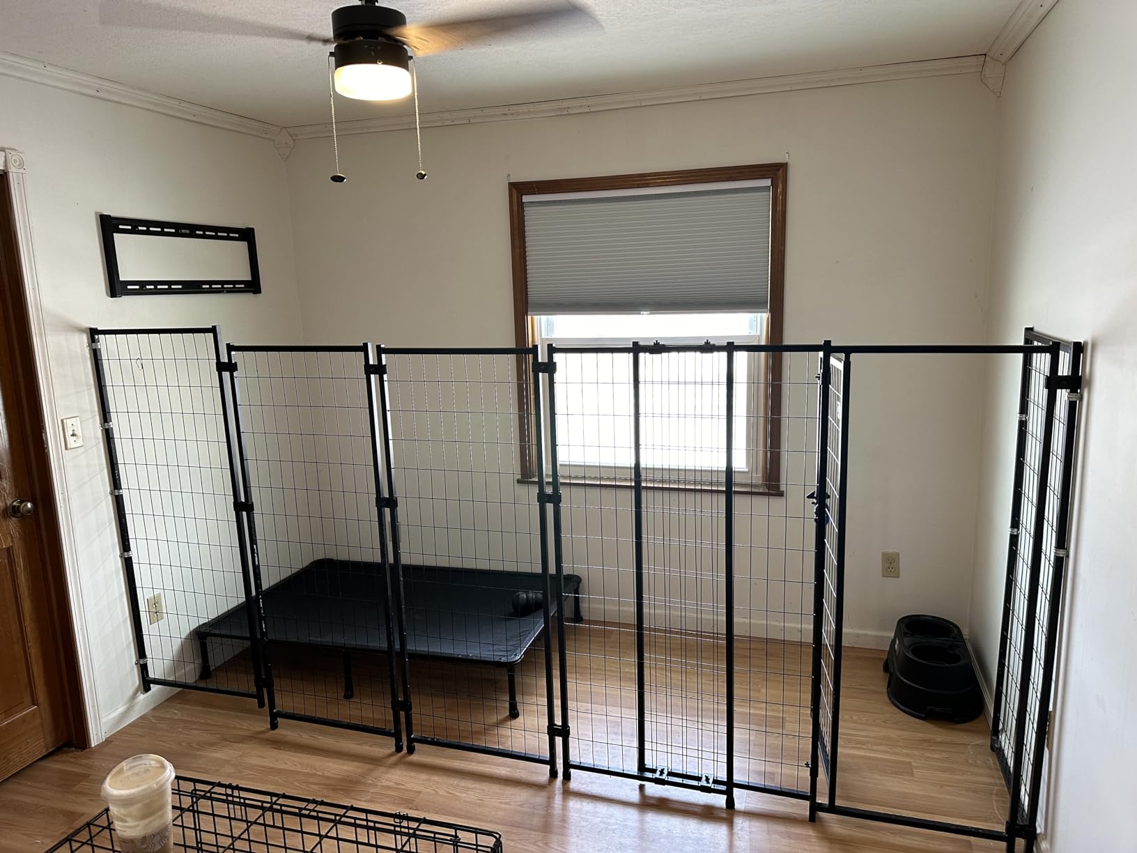 PawHut Outdoor Dog Kennel with Roof, 4' x 4' x 6' Heavy Duty Welded Wire Dog Playpen Enclosure with Escape-Proof Lock, UV-Resistant & Waterproof Cover, for Medium Dogs, Chickens, Ducks, Silver customer photo 2