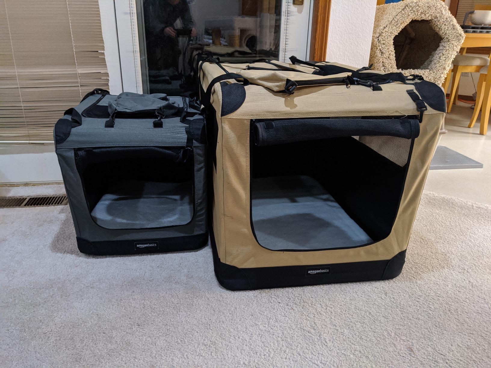 Amazon Basics Portable Foldable Soft Pet Dog Crate Carrier Kennel with Mesh Windows, Ventilation, Pockets for Large Dogs, 42 x 31 x 31 inches, Grey customer photo 2
