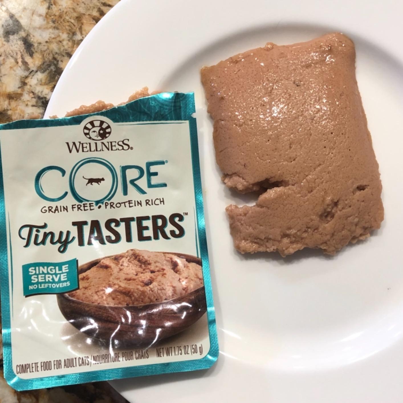 Wellness CORE Tiny Tasters Pate Variety Pack Adult Wet Cat Food, Natural, Protein Rich, Grain Free, Sea Recipies, 1.75 oz, Pack of 12 Pouches customer photo 2