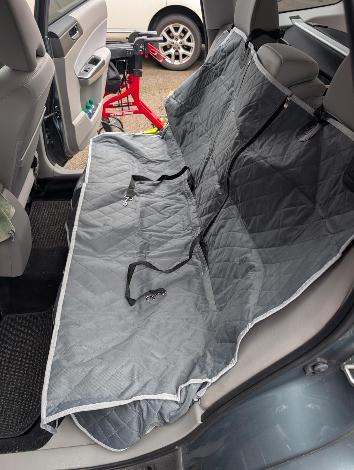 Yuntec Dog Car Seat Cover, Back Seat Cover for Dogs Pet Car Seat Protector Waterproof Bench Car Seat Cover, Non-Slip Rear Seat Cover fits Middle Armrest for Most Cars SUVs Trucks - Black customer photo 2