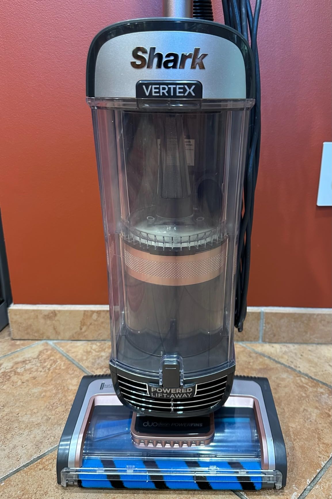 Shark AZ2002 Vertex Powered Lift-Away Upright Vacuum with DuoClean PowerFins, Self-Cleaning Brushroll, Large Dust Cup, Pet Crevice Tool, Dusting Brush & Power Brush, Silver/Rose Gold customer photo 2