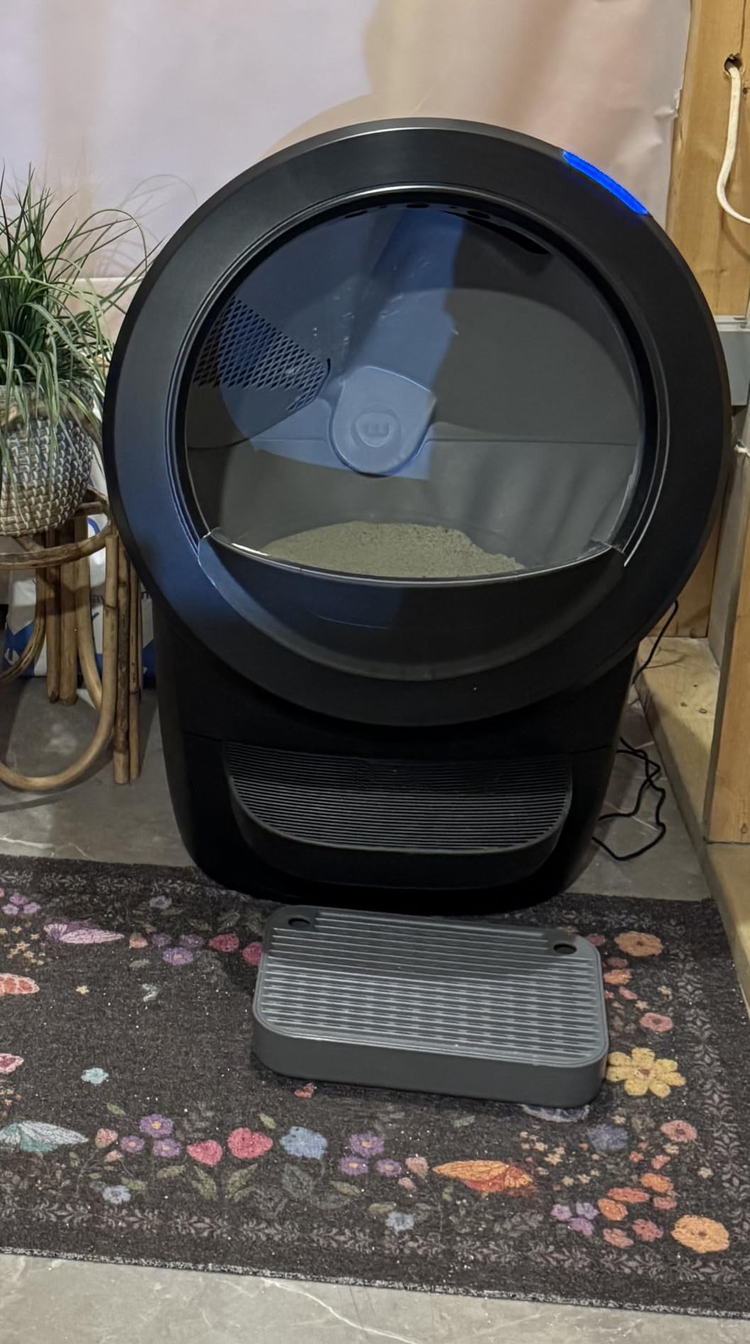 Litter-Robot 4 with Step & Fence by Whisker, Black - Automatic, Self-Cleaning Cat Litter Box customer photo 1