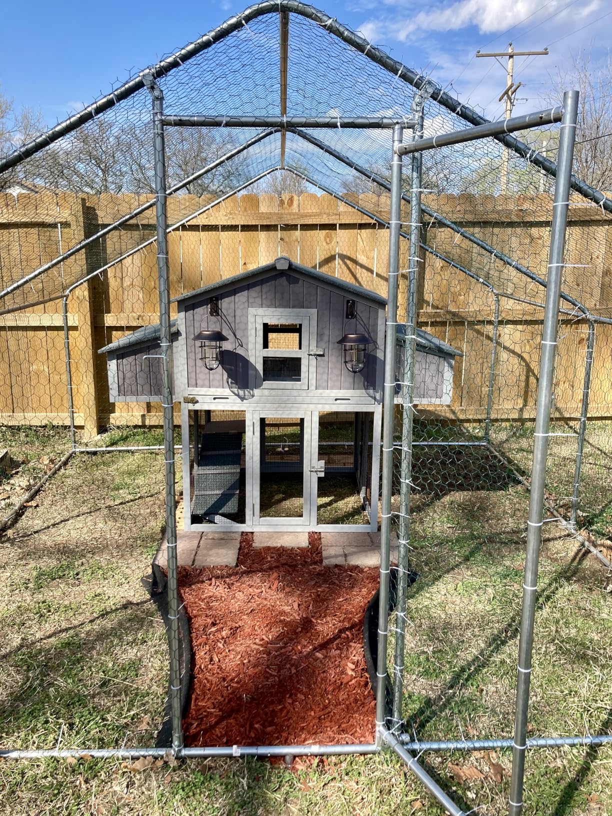 GUTINNEEN Large Chicken Coop for 4-6 Chickens, Movable Thickened Wooden Hen House on Wheels with Easy Clean Removable Tray & 2 Nesting Boxes, Extra Large Outdoor Duck Cage & Rabbit Hutch customer photo 1