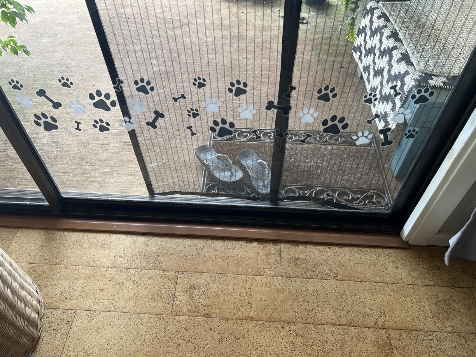 NAMSAN Cat Screen Door - Flap Opening 8.3 x 10.3 inches, Magnetic Self-Closing Screen Door Window Cat Door for Sliding Door, Lockable, Black customer photo 1