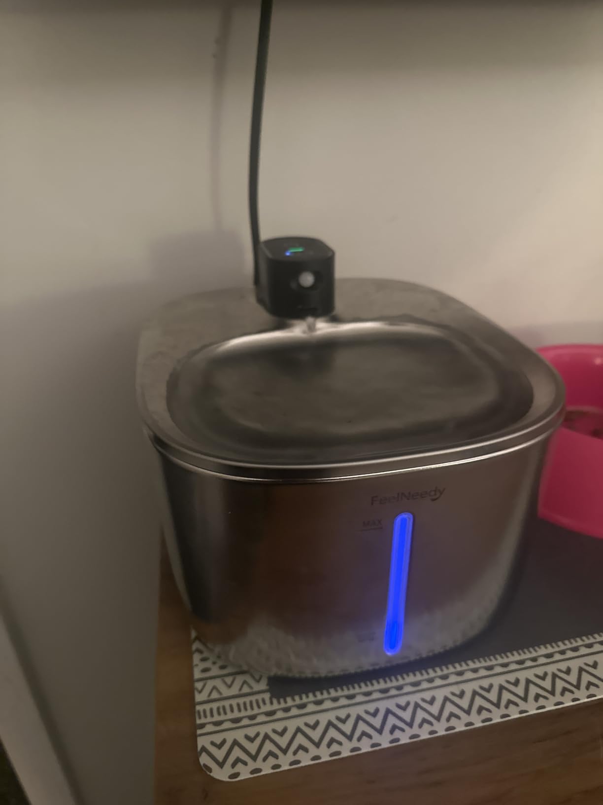 FEELNEEDY Wireless Cat Water Fountain Stainless Steel with Sensor, 4000mAh Battery Operated, 4L/135fl oz Pet Water Fountain for Cats Dogs customer photo 2