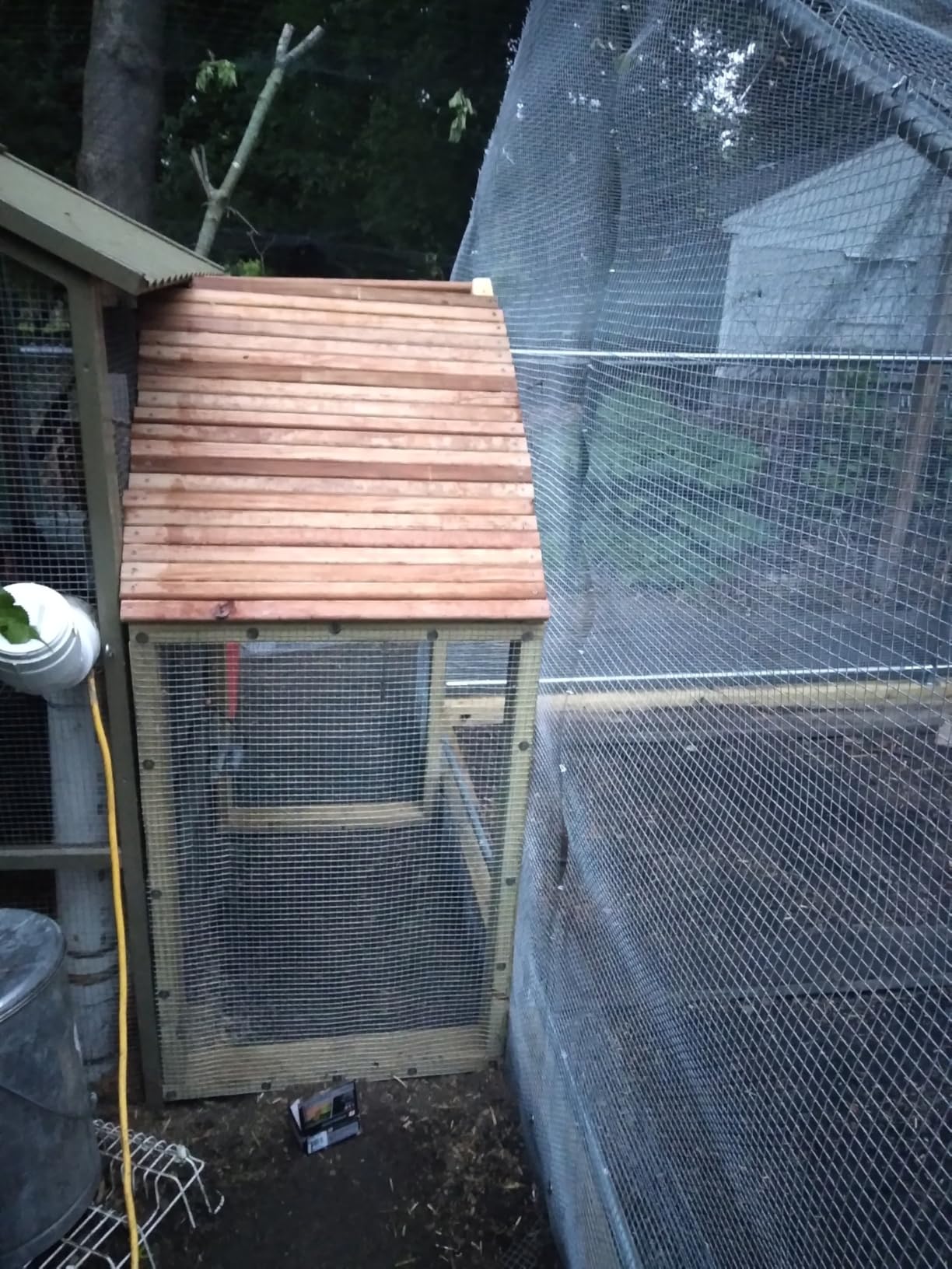 Sino Luban Large Metal Chicken Coop Run for 10 Chickens/Ducks, Chicken Runs for Yard with Waterproof Cover, Chicken Enclosure Chicken Pen Outdoor, Walk-in Poultry Cage customer photo 2