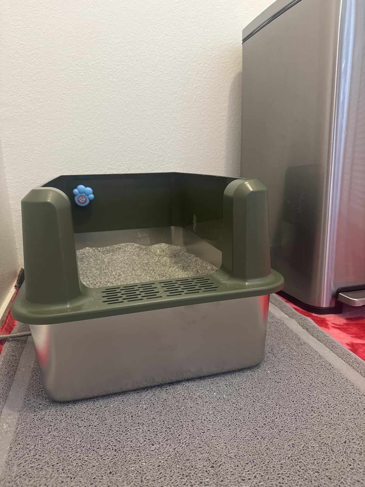 WoofiGo Enclosed Stainless Steel Cat Litter Box with Lid, XL Extra Large Litter Box for Big Cats, Metal Litter Pan High Sided, Never Absorbs Odors, Anti-Urine Leakage, Easy Cleaning, Include Scoop customer photo 1