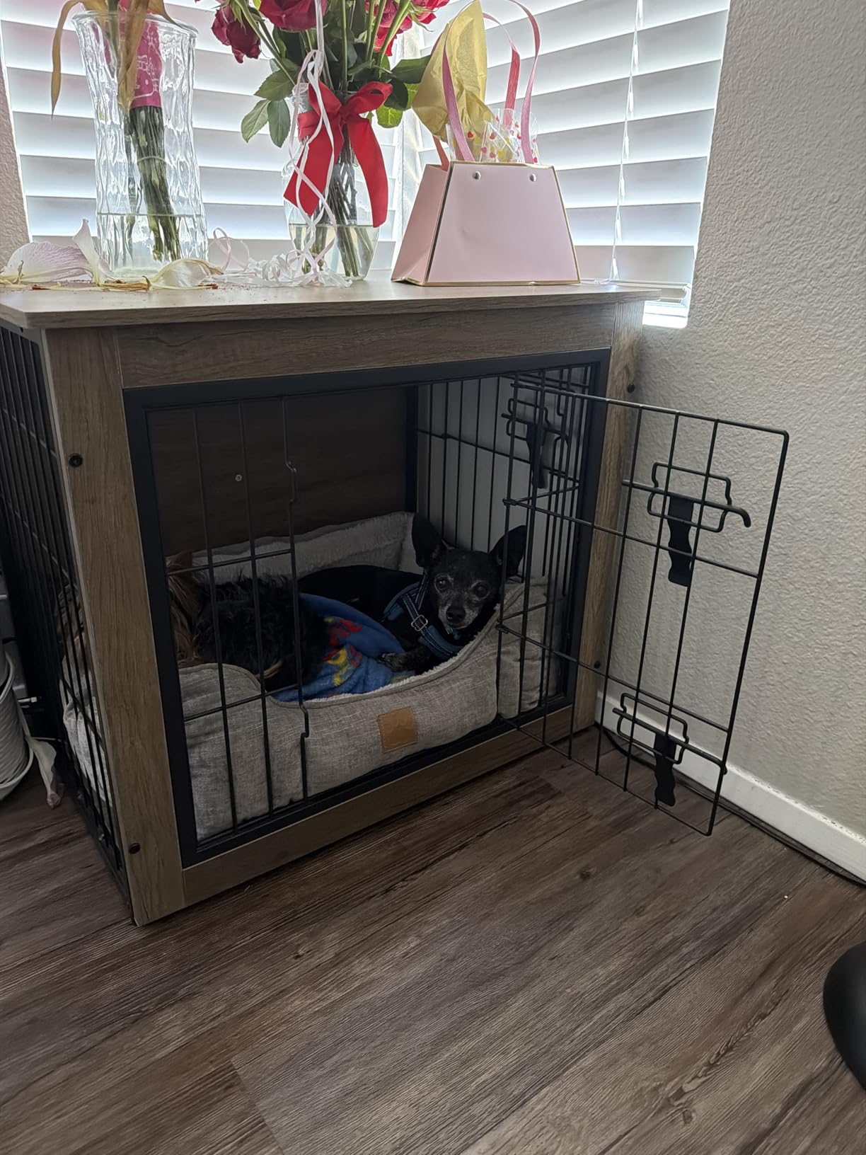 Yaheetech 27.5 Inch Dog Crate Furniture with Cushion, Wooden Dog Kennel with Double Door Side End Table with Adjustable Feet for Small Medium Dogs, Rustic Brown customer photo 1
