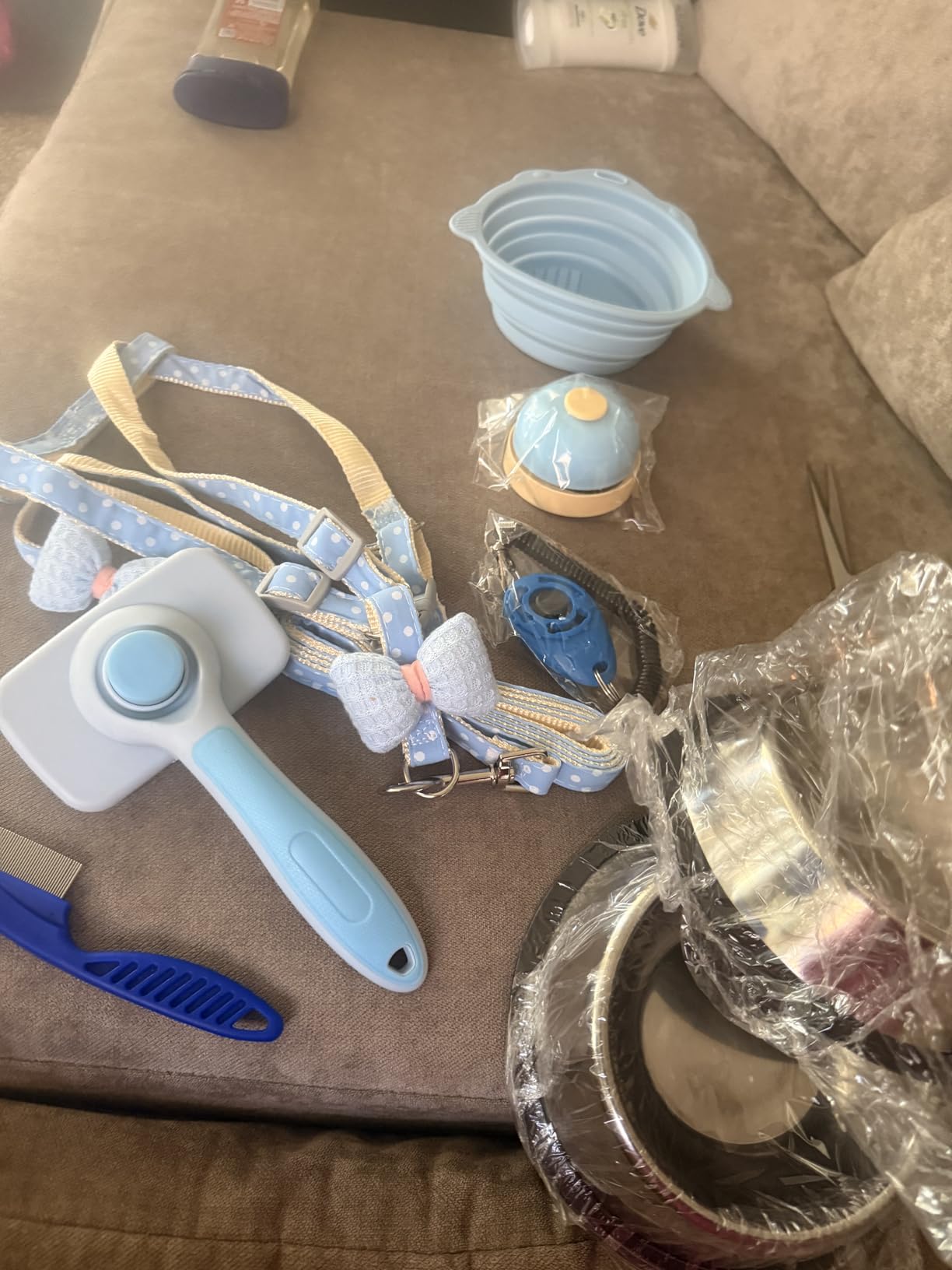 65 Pcs Puppy Supplies Starter Kit Small Dog Essentials Includes Dog Leash, Toys, Bowl, Brushes, Water Bottles, Pet Blankets Puppy Accessories for New Welcome Gift Supplies customer photo 1
