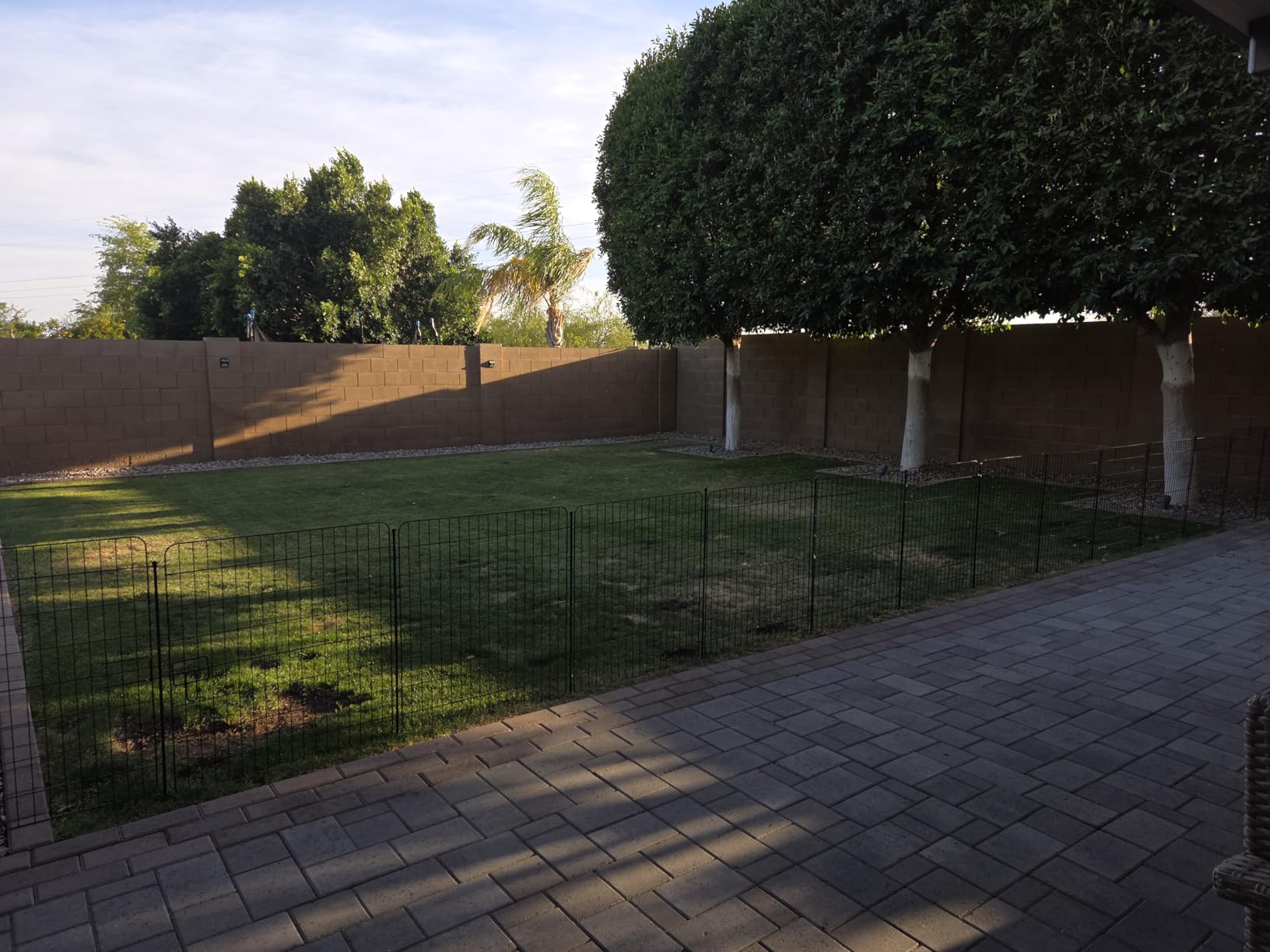 15 Panels No Dig Fence with Gate, 32 in(H) X 36 ft(L) Garden Decorative Fence Animal Barrier for Dogs, Rustproof Metal Garden Edging Border for Outdoor, Yard, Patio, Black customer photo 1