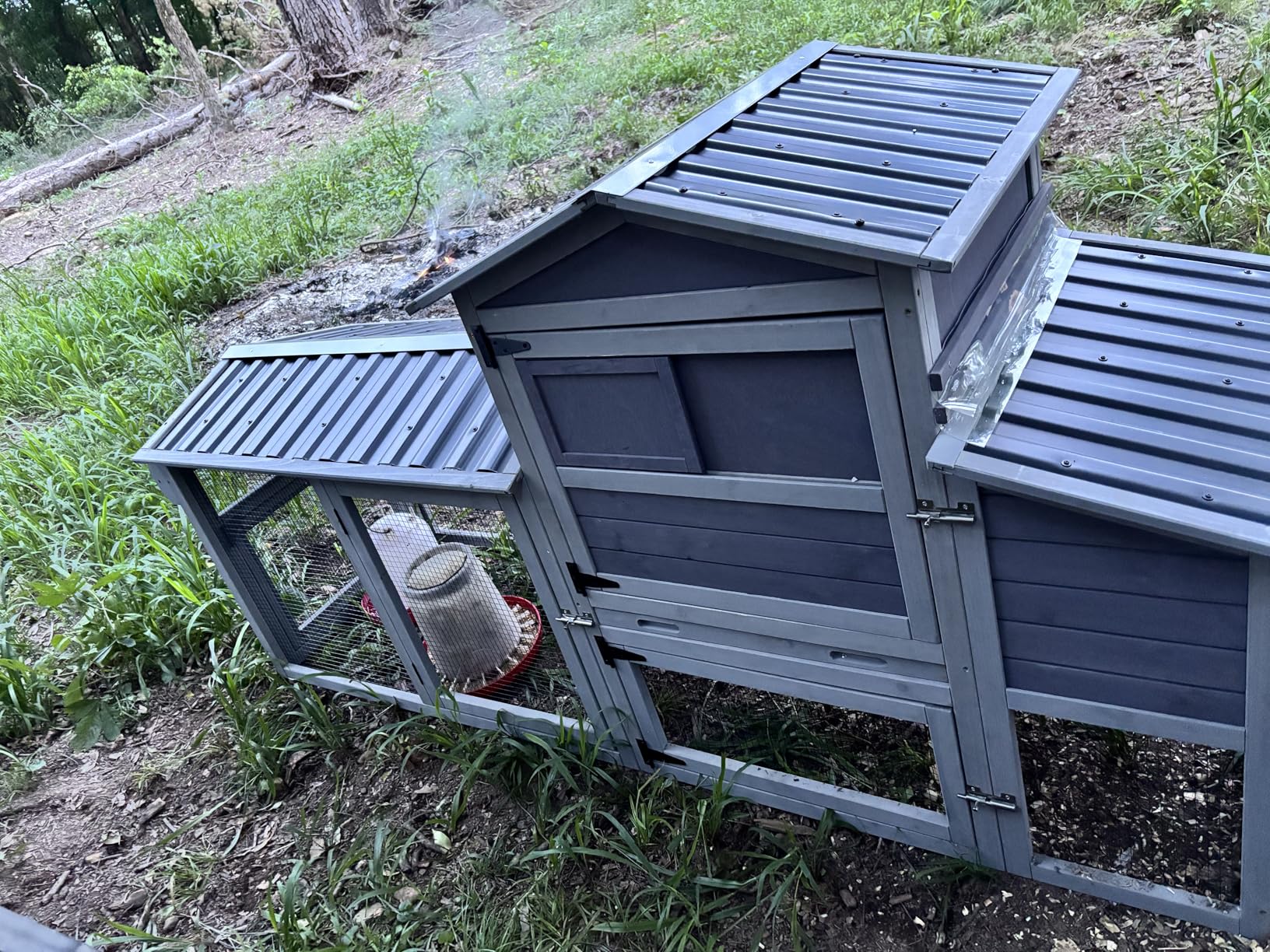 Mobile Chicken Coop with Wheels for 4-6 Chickens, Large Outdoor Hen House with Run, Weatherproof Asphalt Roof, Sectionable Nesting Box & Pull-Out Tray, 82.4