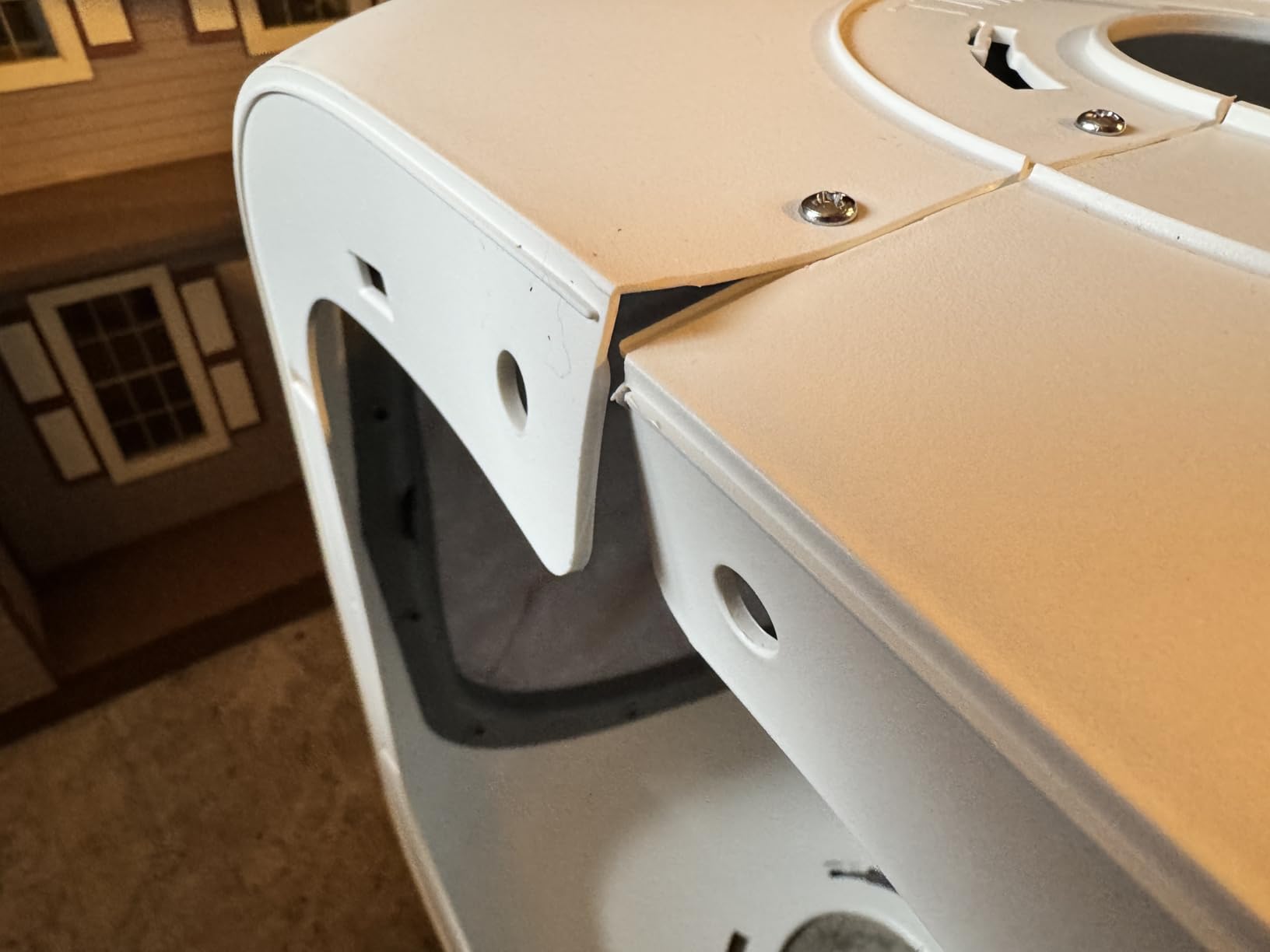 Mintakawa Automatic Cat Litter Box Self Cleaning - APP Control and Weight Monitoring - Ultra-Quiet, Suitable for Medium Cats and Kittens, Safe Anti-Pinch Litter Box (Assembly Required) - White customer photo 2