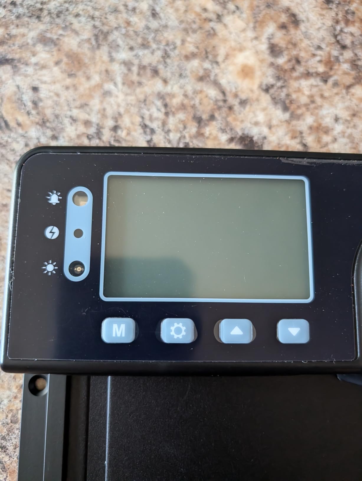 WiFi Automatic Chicken Coop Door with Camera, APP Remote Control, Smart Solar Powered Auto Chicken Door Opener with Timer, Night Vision, Anti-Pinch Safety, Smart Alerts, Space-Saving Roll-Up Design customer photo 1