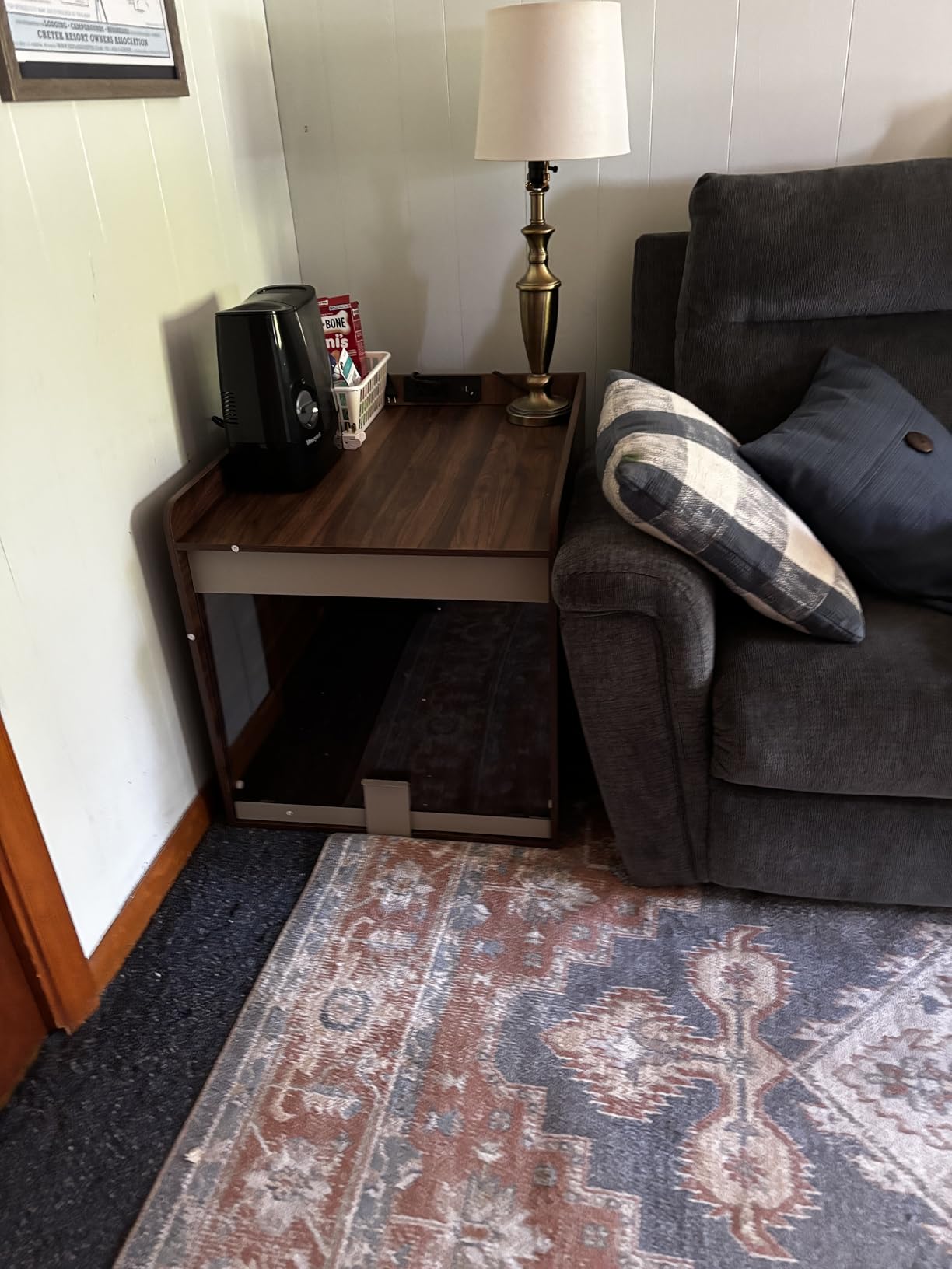 Feandrea Modern Dog Crate Furniture with Charging Station, Small Kennel Indoor with Flip-up Hidden Acrylic Door, for Small and Medium Dogs up to 22 lb, Pet Side End Table Cage, Heather Greige customer photo 1
