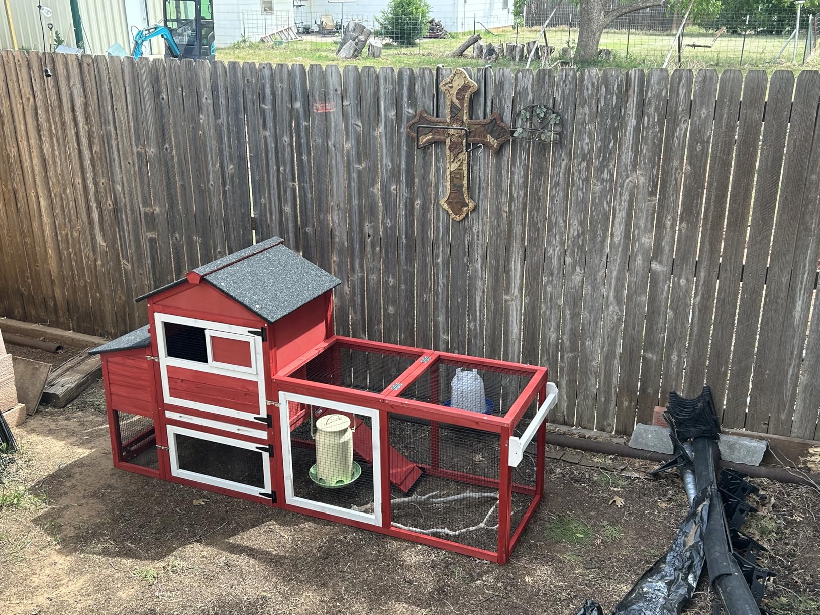 Large Chicken Coop with Run for 4-6 Chickens, Mobile Chicken Coop with Wheels & Handle, Outdoor Wooden Hen House with Nesting Box, Removable Tray, Waterproof Roof, Easy Clean Poultry Cage-Red customer photo 2