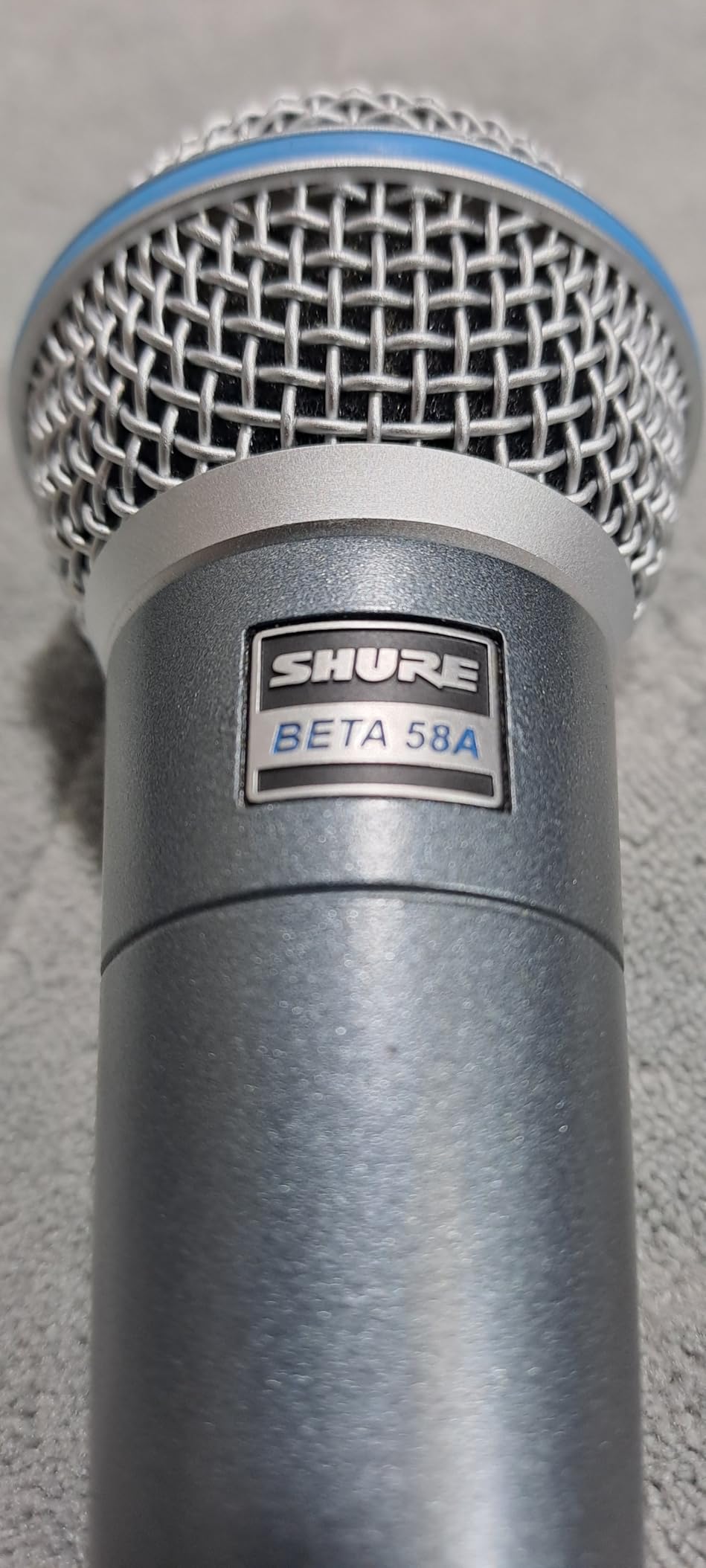 Shure BETA 58A Vocal Microphone - Single Element Supercardioid Dynamic Mic for Stage and Studio with A25D Adjustable Stand Adapter, 5/8 inch to 3/8 inch Euro Thread Adapter and Storage Bag, Brushed Nickel customer photo 2