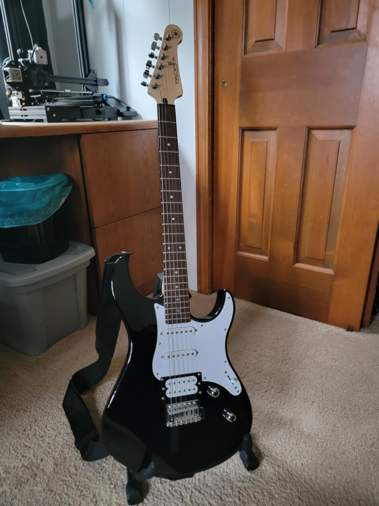 Yamaha Pacifica Series PAC112V Electric Guitar; Black customer photo 1