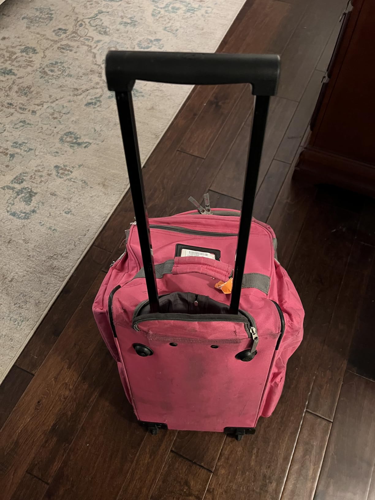 Olympia U.S.A. 29 inch Jumbo Size 8 Pockets Wheeled Rolling Duffel Bag Water Resistant Luggage Lightweight Travel Suitcase with Retractable Handle customer photo 2