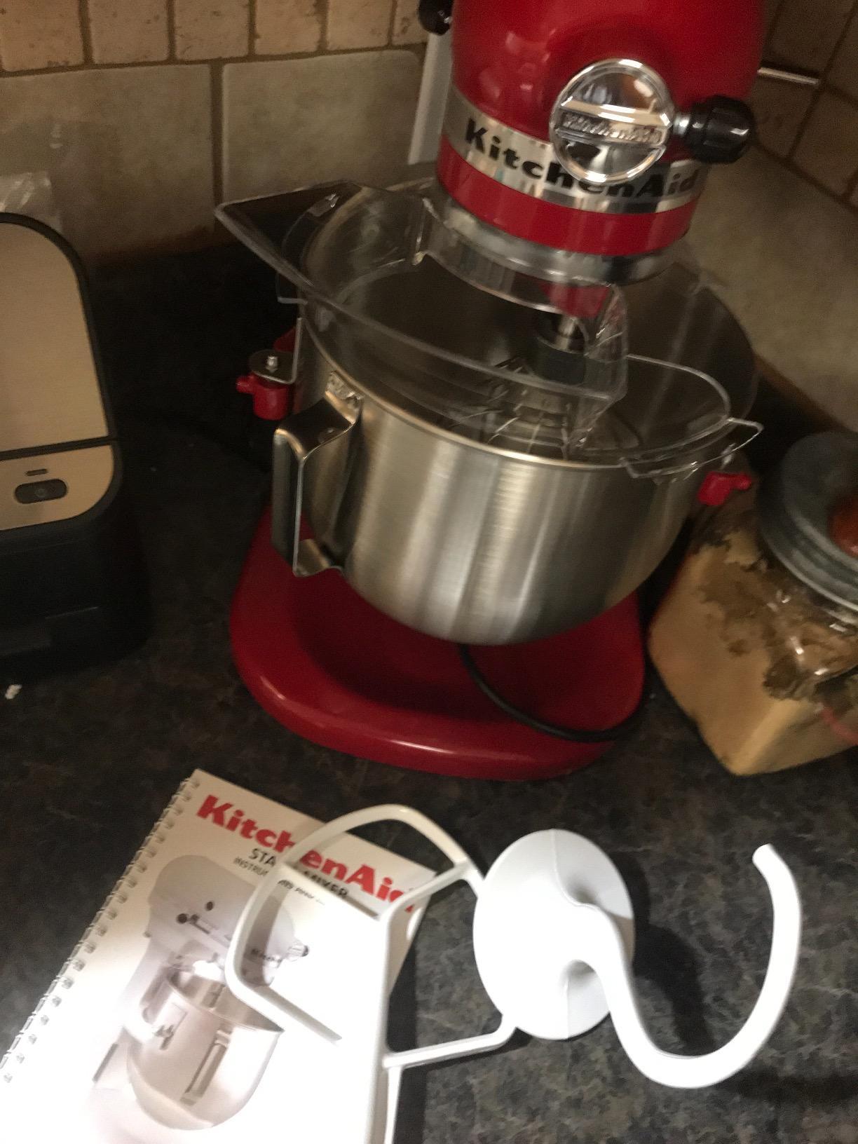 KitchenAid KSM500PSOB Pro 500 Series 10-Speed 5-Quart Stand Mixer, Onyx Black customer photo 1