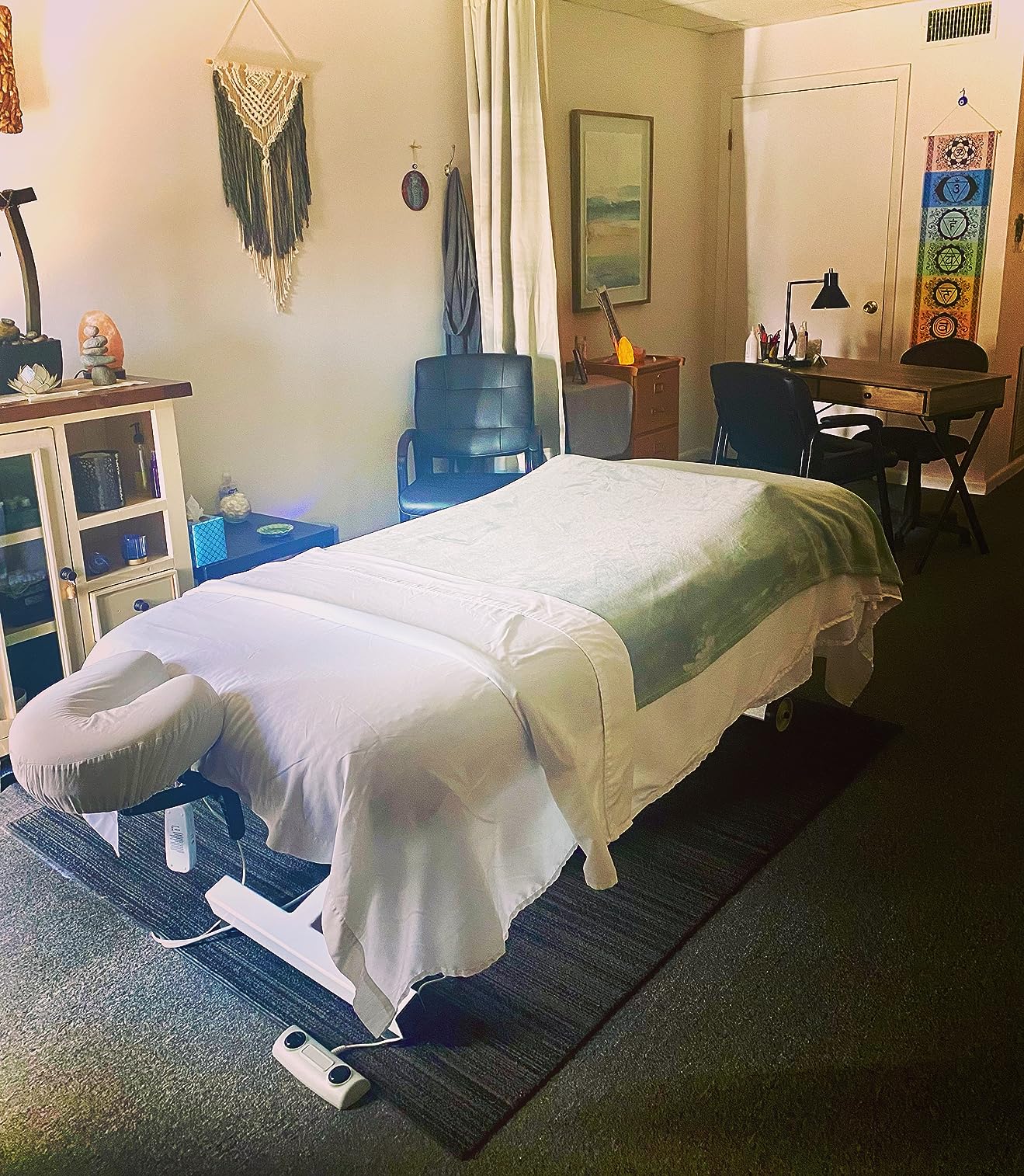 EarthLite Ellora Electric Lift Massage Table with Manual Tilt, Made in USA, 32