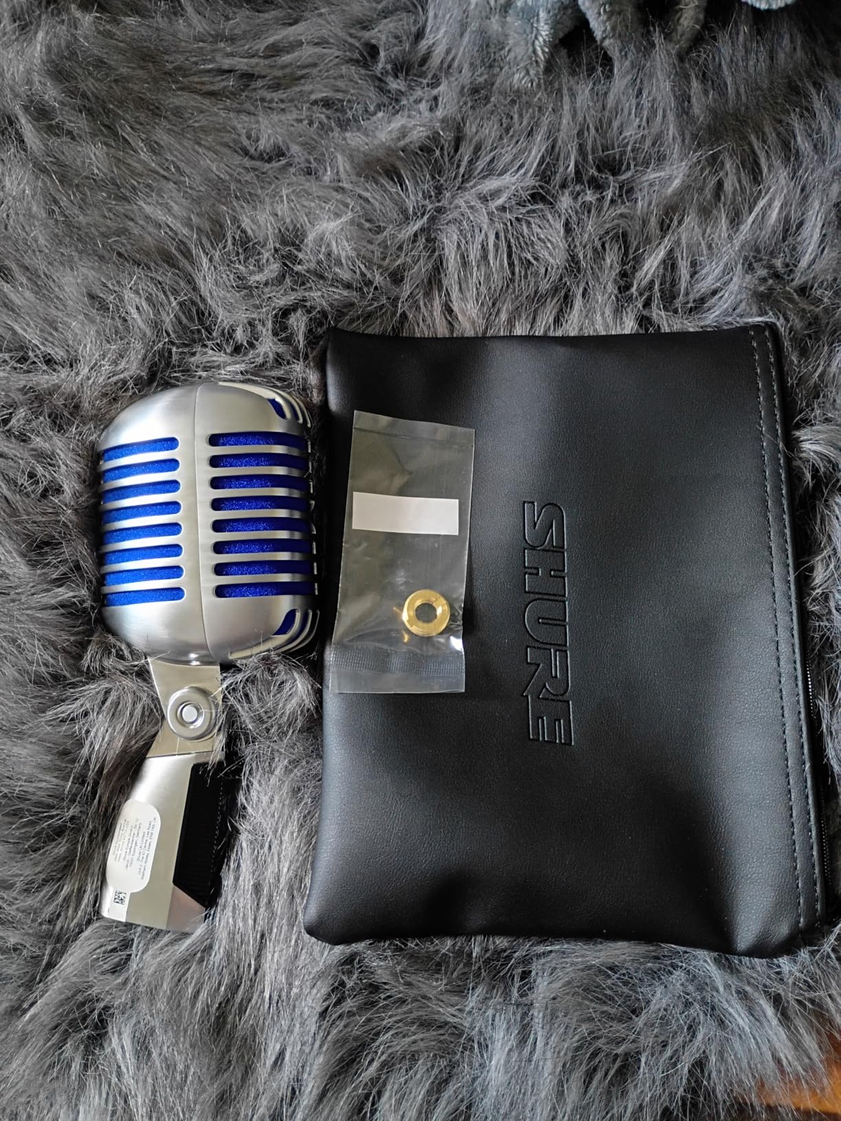 Shure Super 55 Deluxe XLR Vocal Microphone - Vintage-Style Supercardioid Dynamic Mic for Singing, Live Performance and Recording, Classic Sound, Durable Rugged Metal Housing customer photo 1