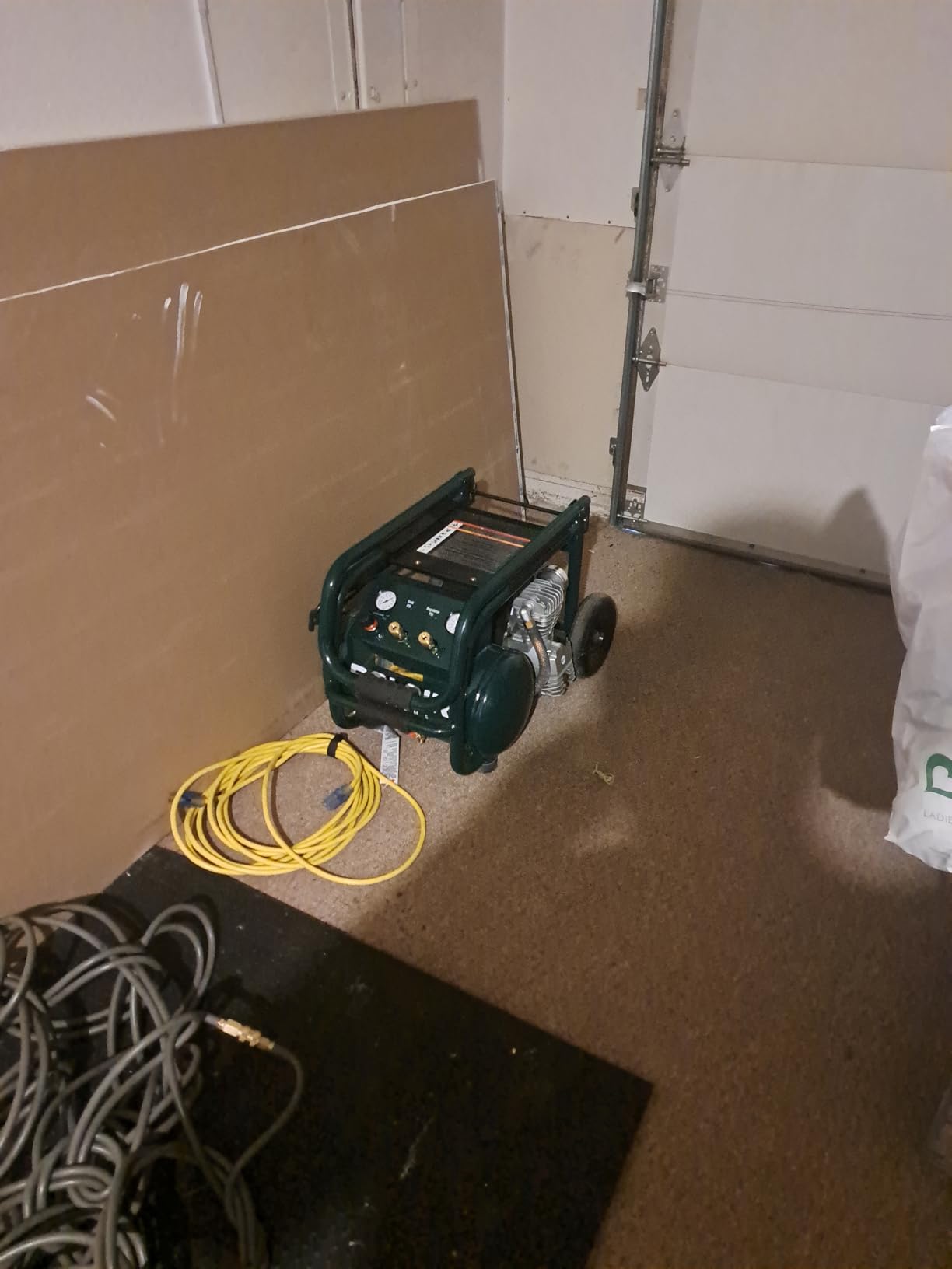 Rolair Air Compressor,2.5 HP,115V,130 psi (VT25BIG) customer photo 1