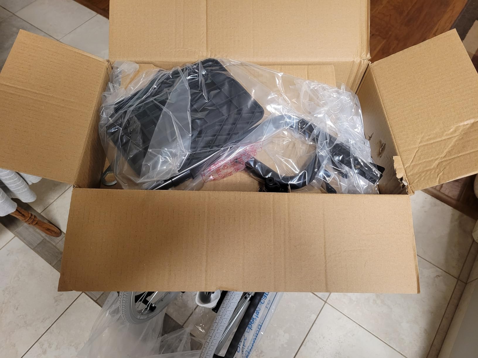 Karman 24 pounds LT-980 Ultra Lightweight Wheelchair, Black customer photo 2