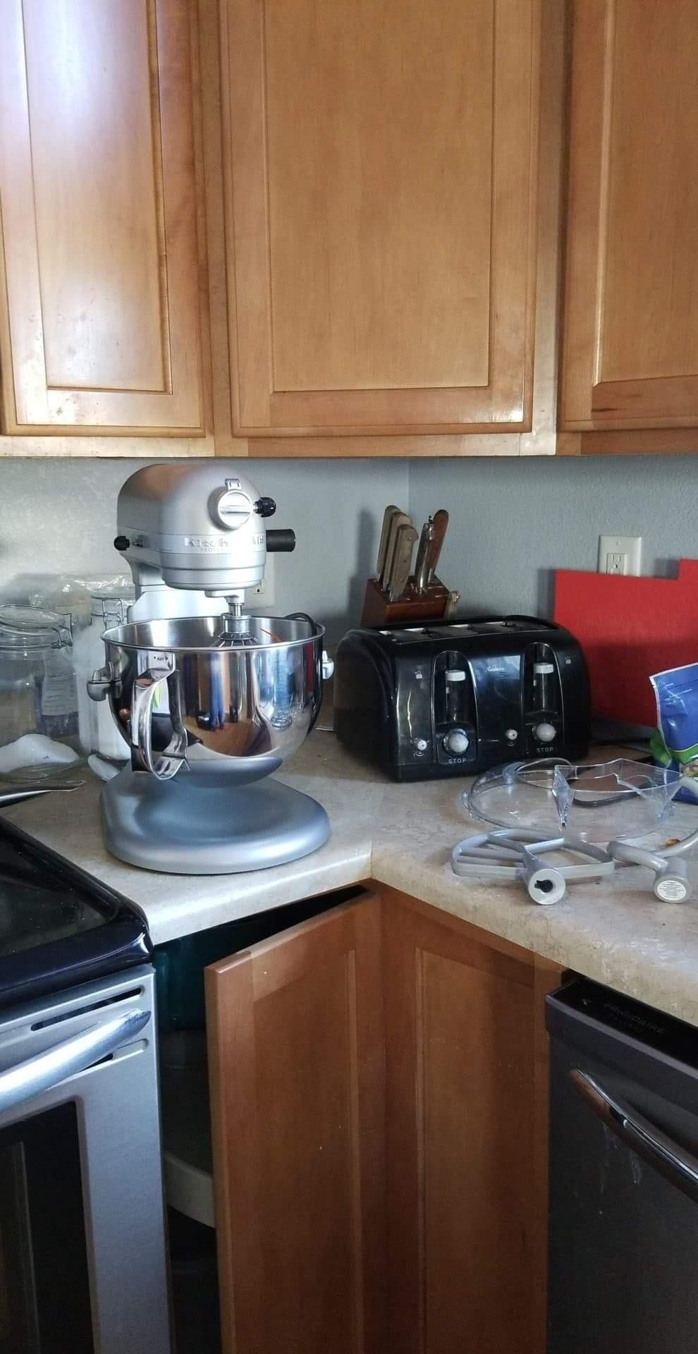 KitchenAid KP26M1XVB Professional 600 Series 6-Quart Bowl-Lift Stand Mixer customer photo 2