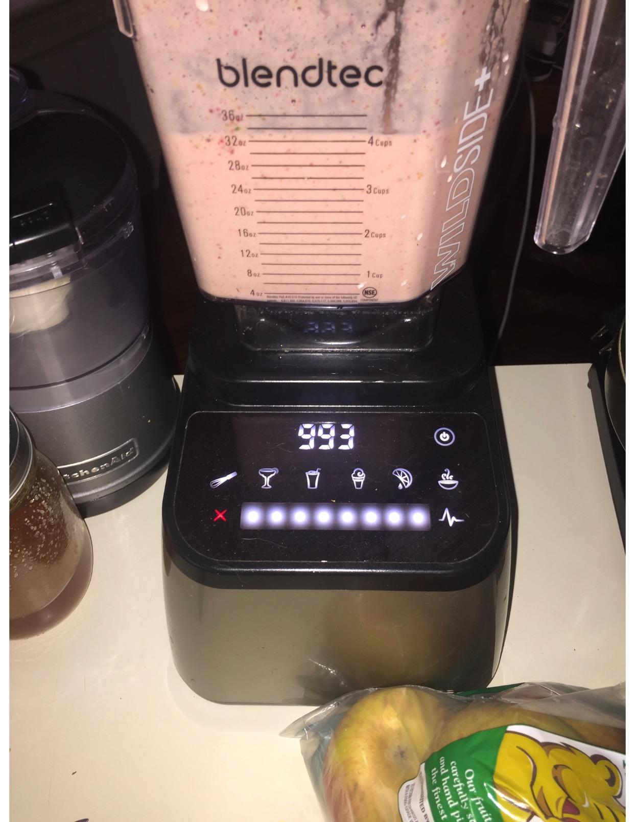 Blendtec Original Designer Series Blender and 90 Oz WildSide+ Jar - Kitchen Blender Bundle - Black customer photo 2